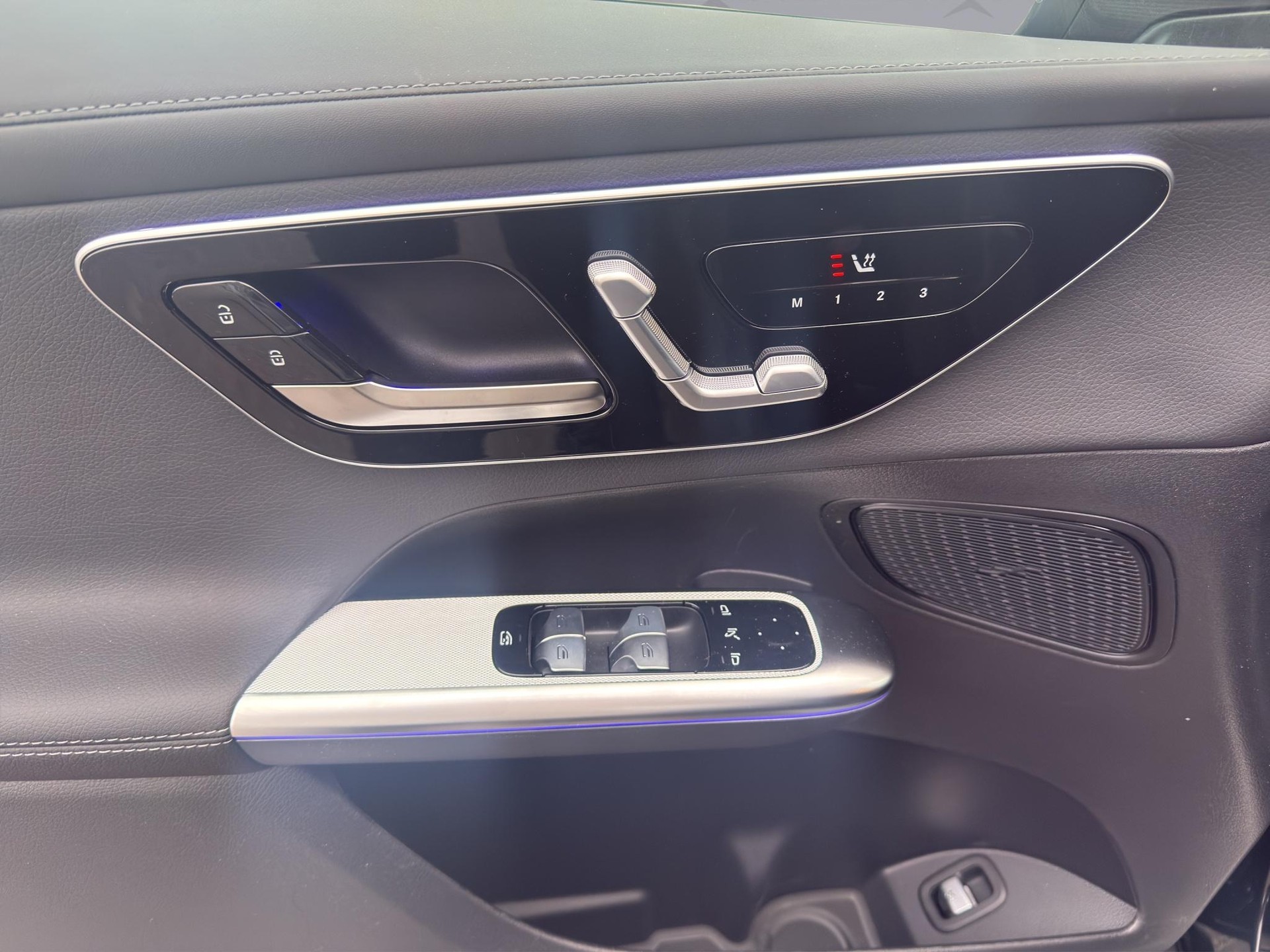 MERCEDES-BENZ GLC 300 Avantgarde 4matic-image-11
