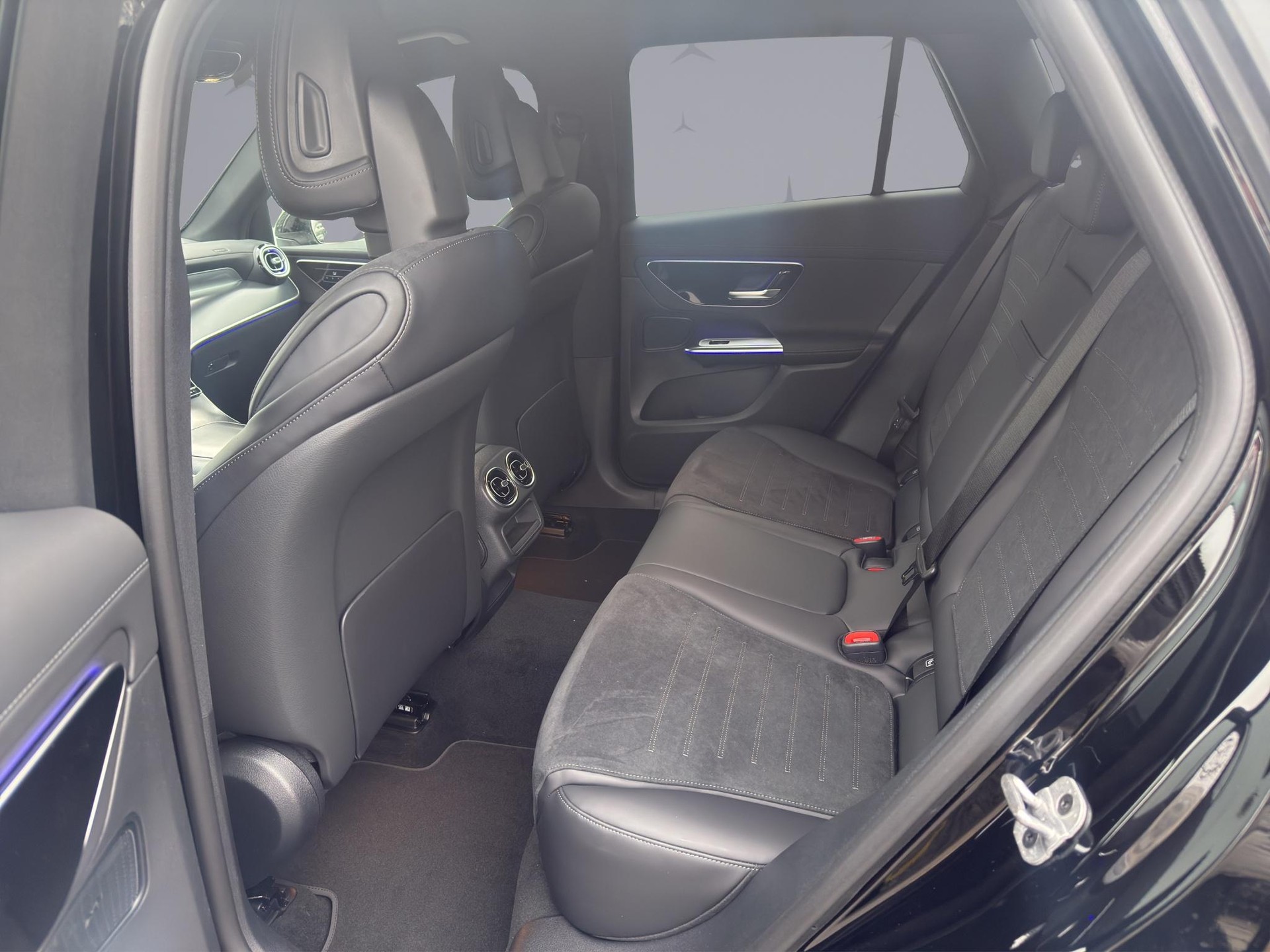 MERCEDES-BENZ GLC 300 Avantgarde 4matic-image-13