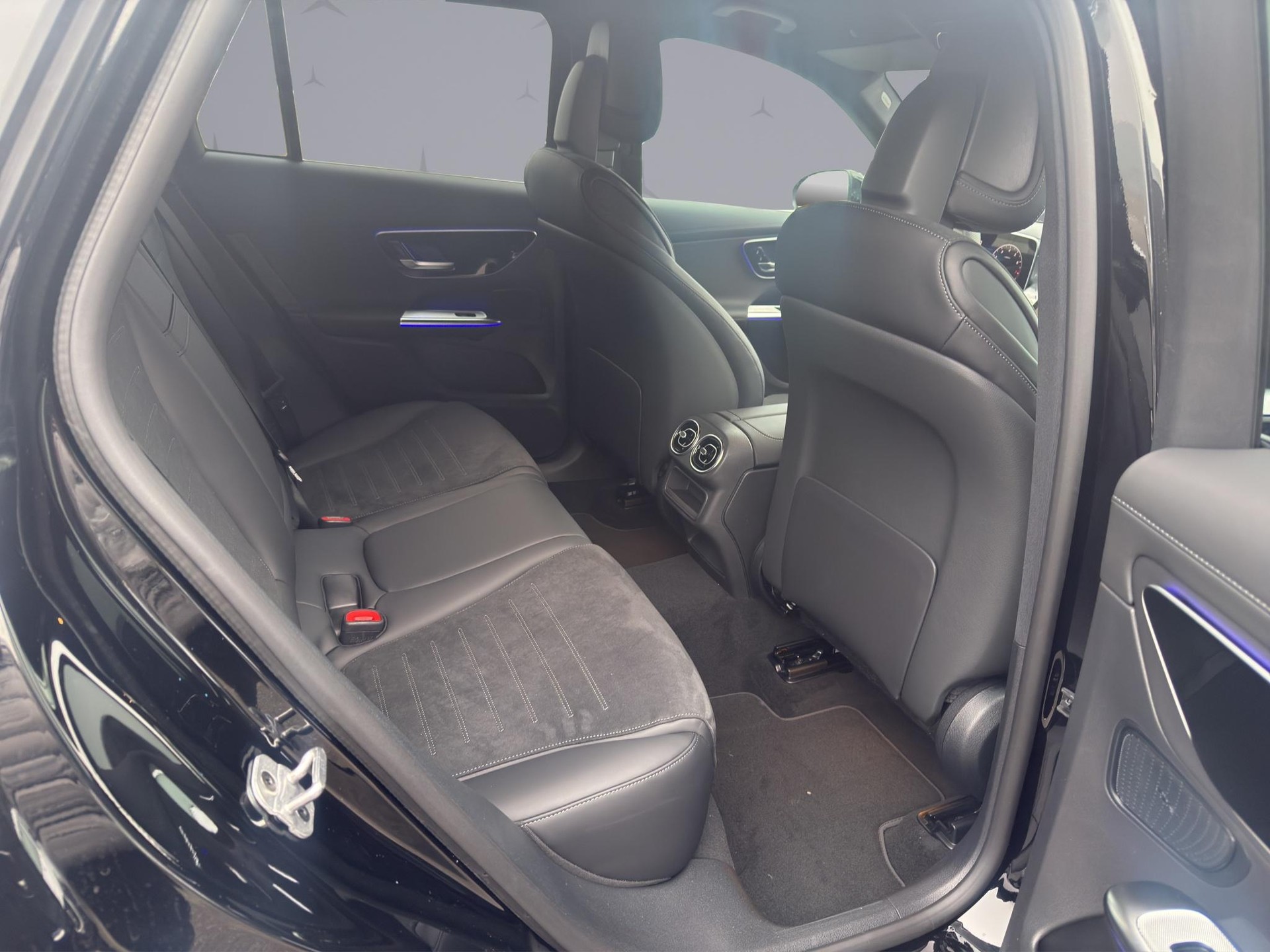 MERCEDES-BENZ GLC 300 Avantgarde 4matic-image-18