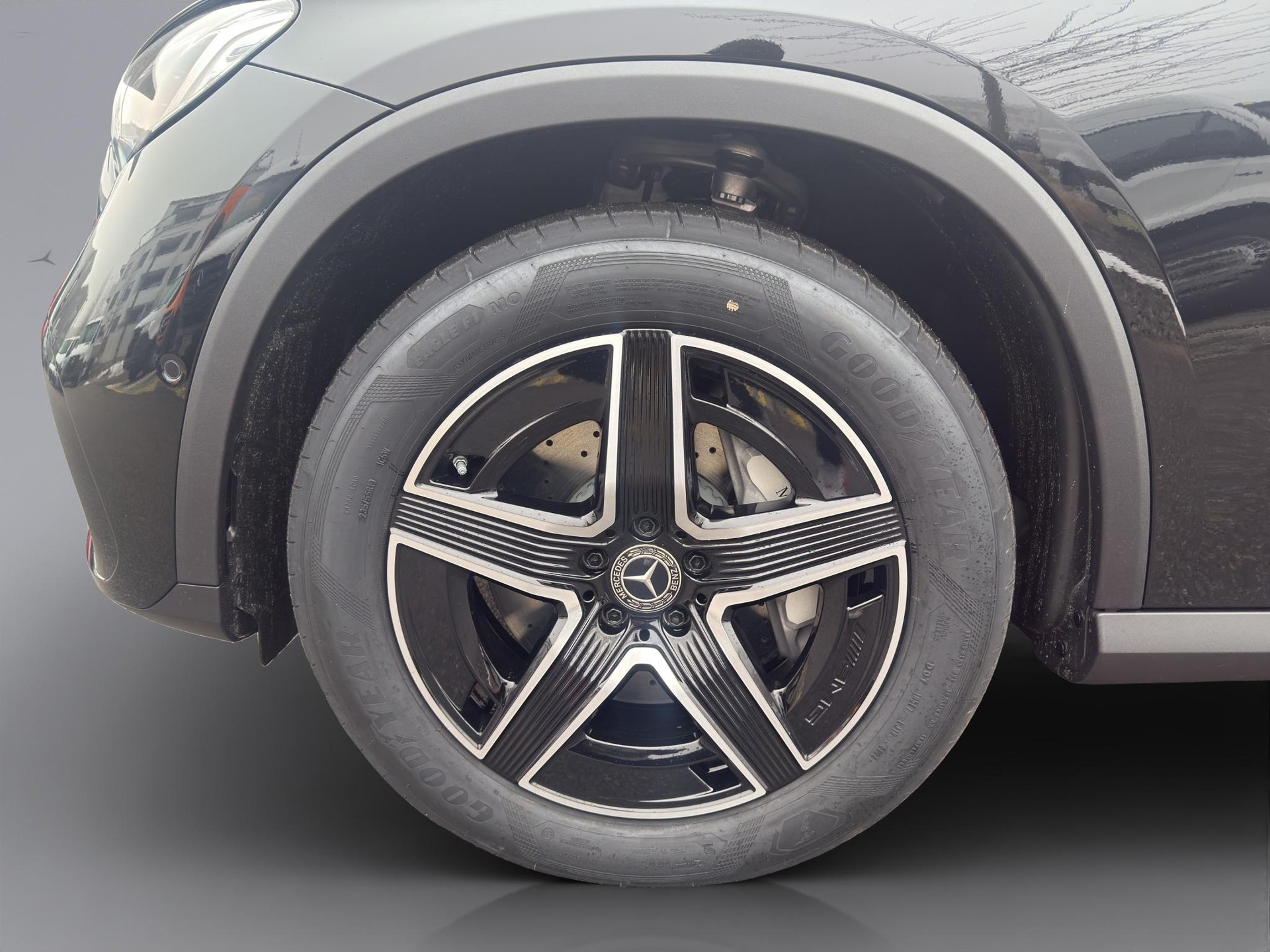 MERCEDES-BENZ GLC 300 Avantgarde 4matic-image-3