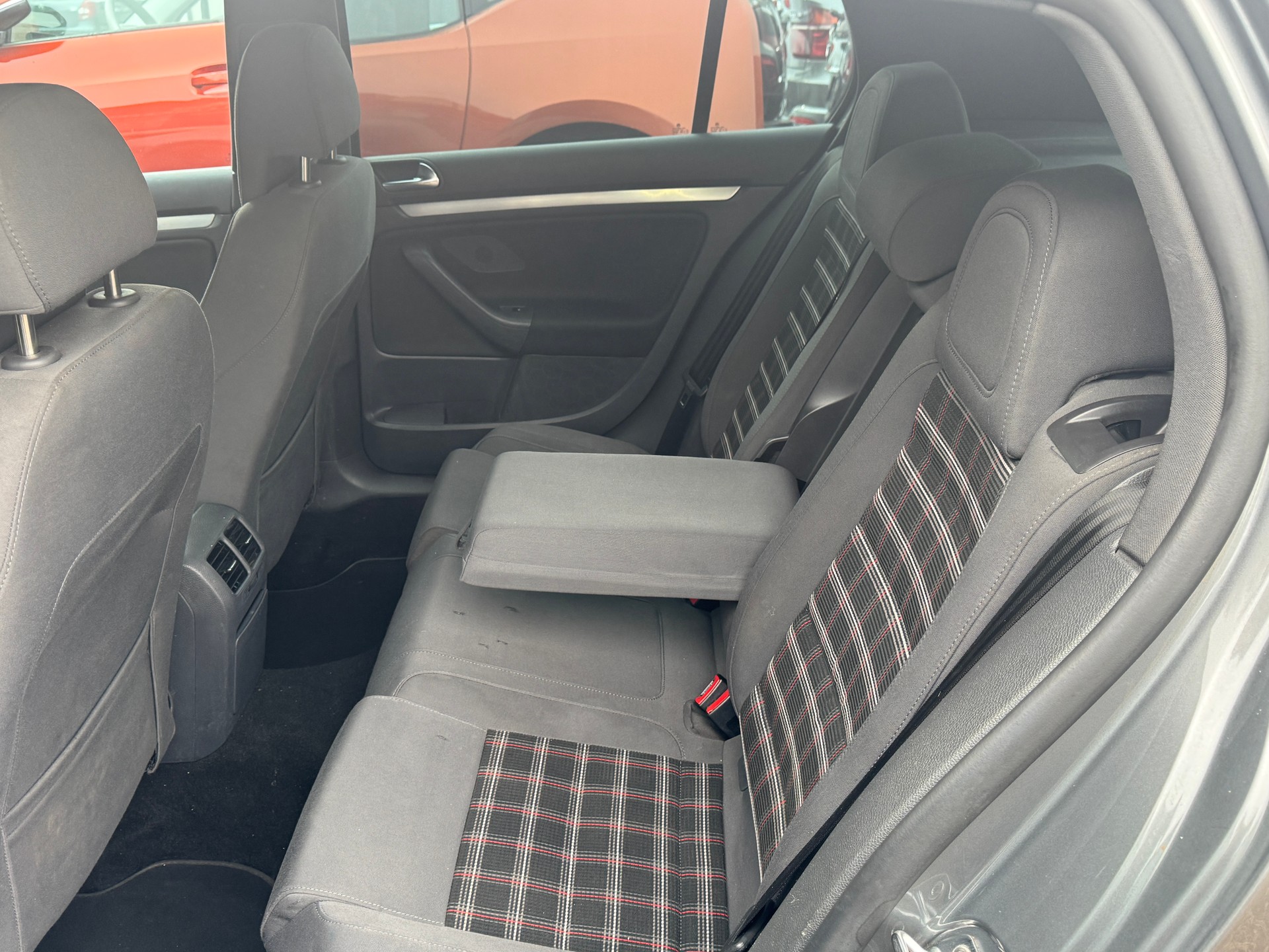 VW Golf 2.0 TFSI GTI-image-5