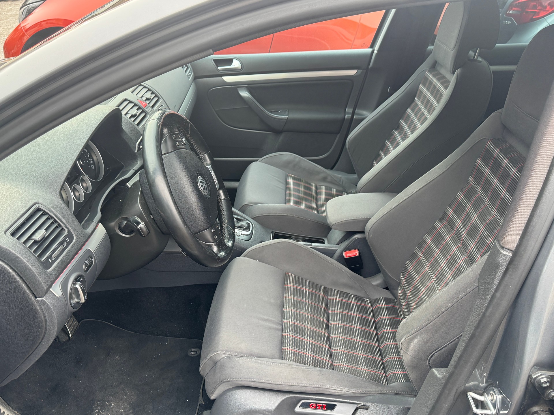 VW Golf 2.0 TFSI GTI-image-4