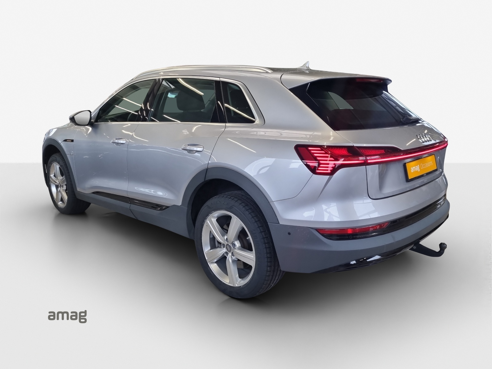 AUDI e-tron 55 quattro-image-2