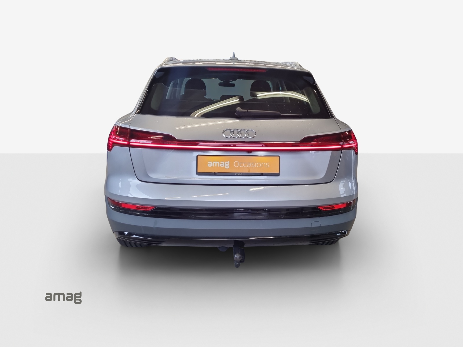 AUDI e-tron 55 quattro-image-4