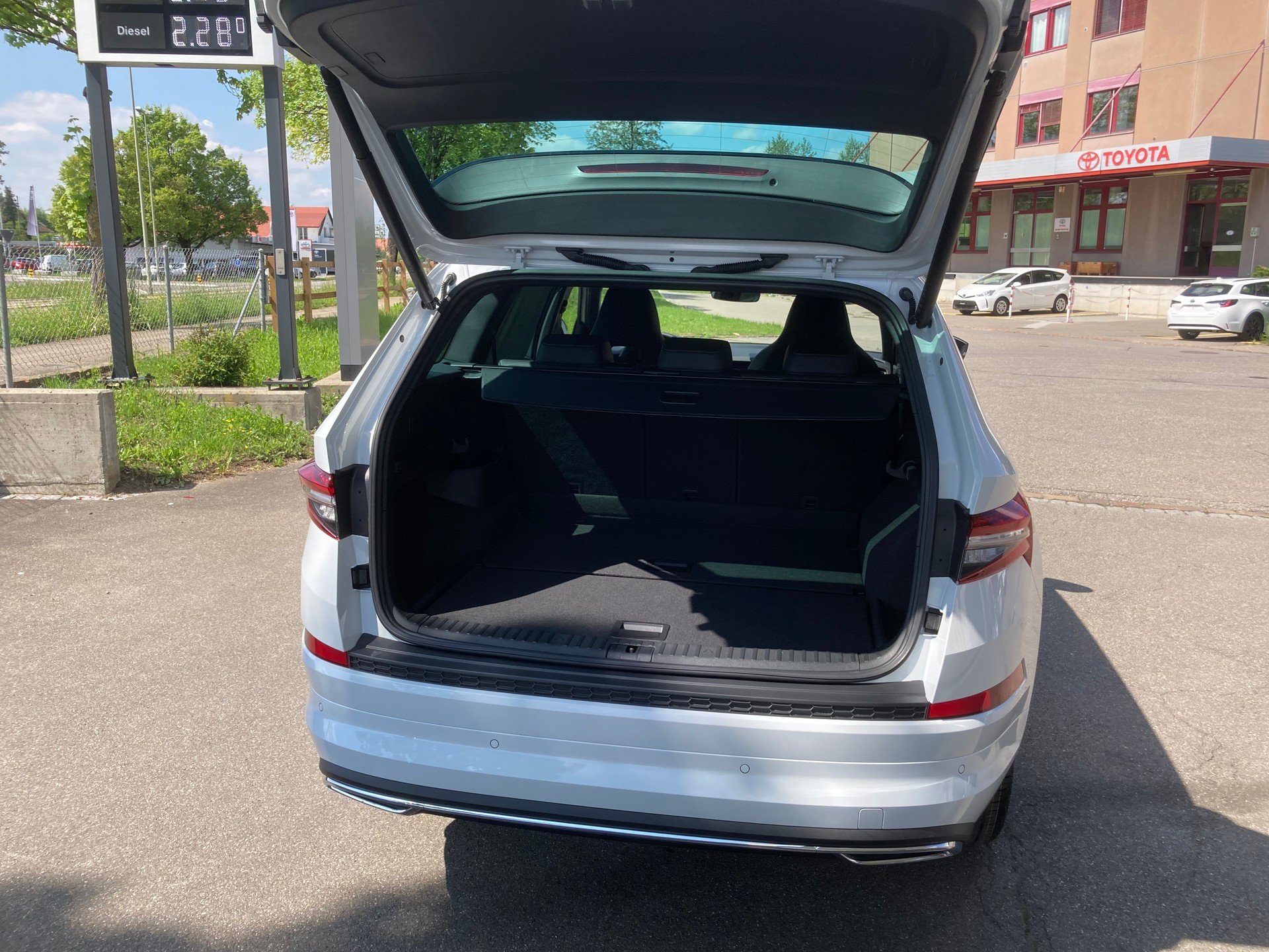 SKODA Kodiaq 2.0 TDI CR SportLine 4x4 DSG-image-4