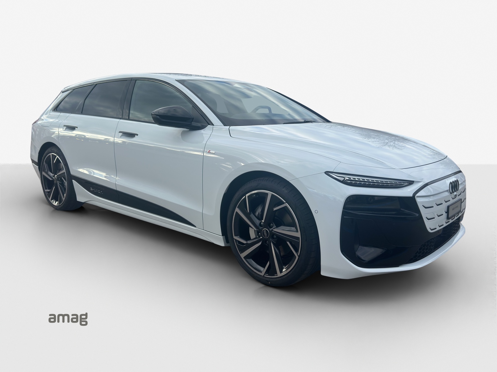 AUDI A6 Avant e-tron quattro-image-5