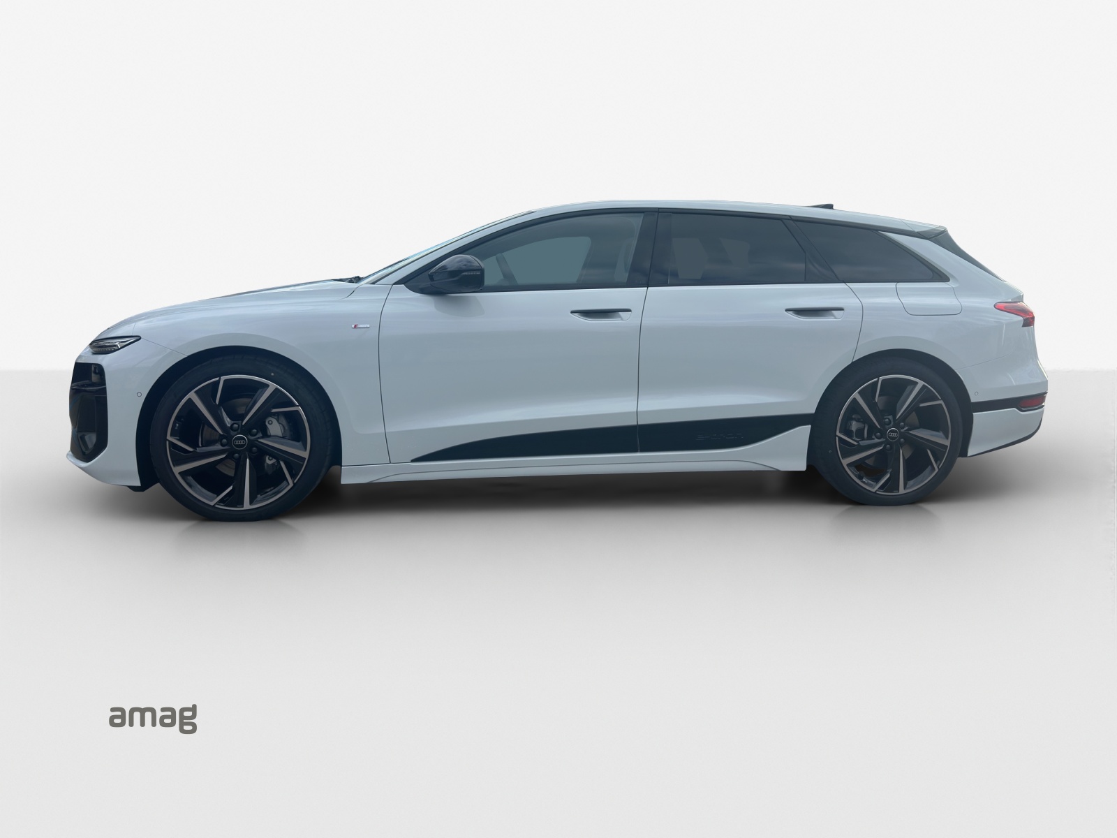 AUDI A6 Avant e-tron quattro-image-1