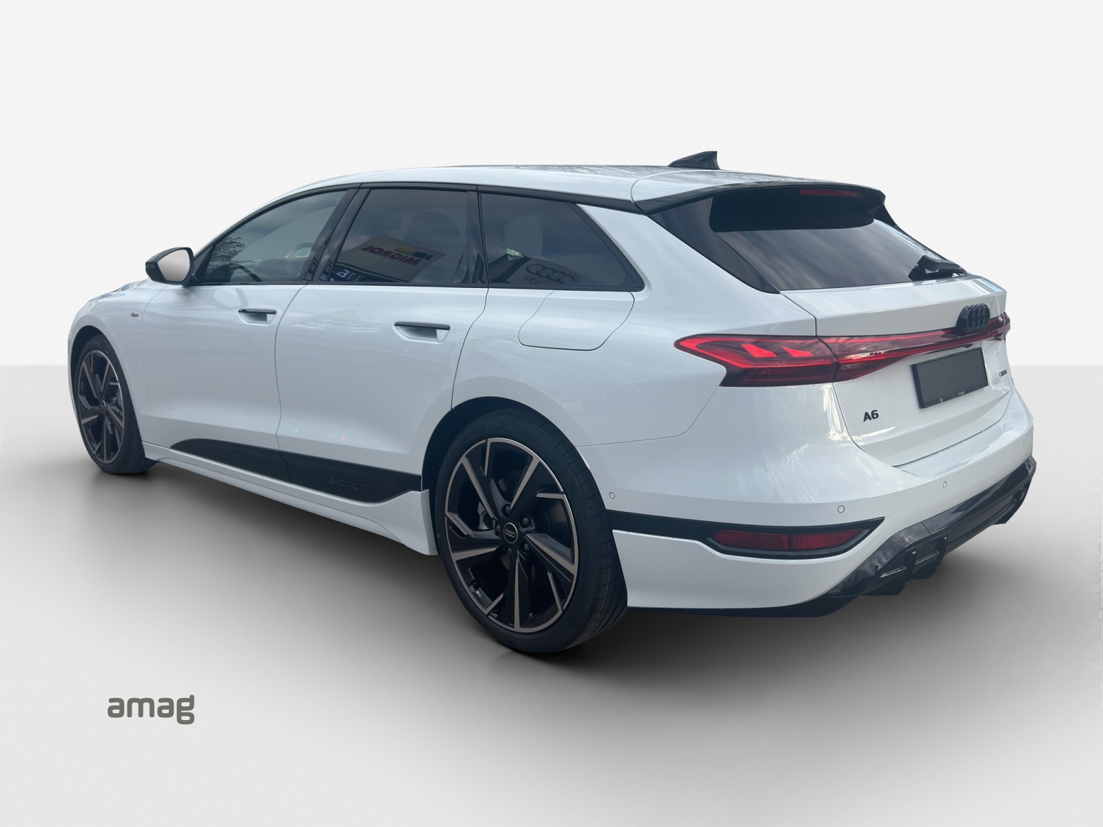 AUDI A6 Avant e-tron quattro-image-2