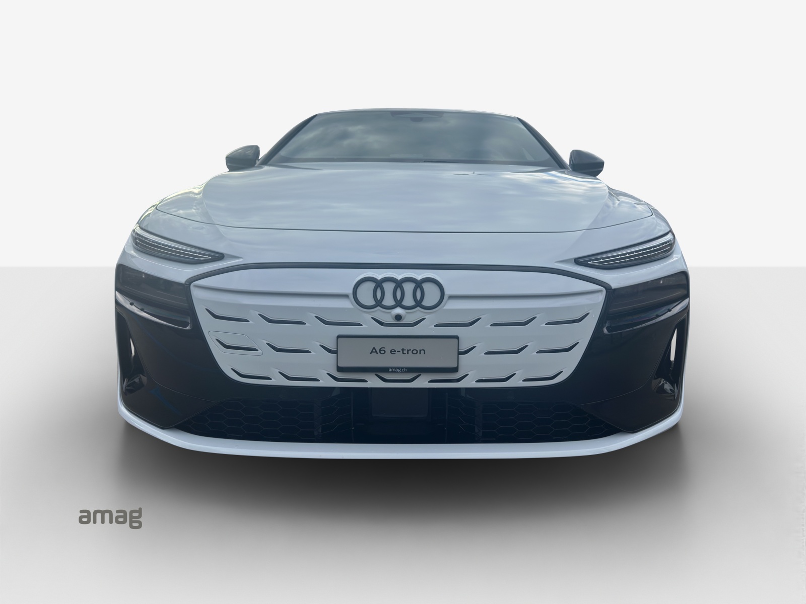 AUDI A6 Avant e-tron quattro-image-6