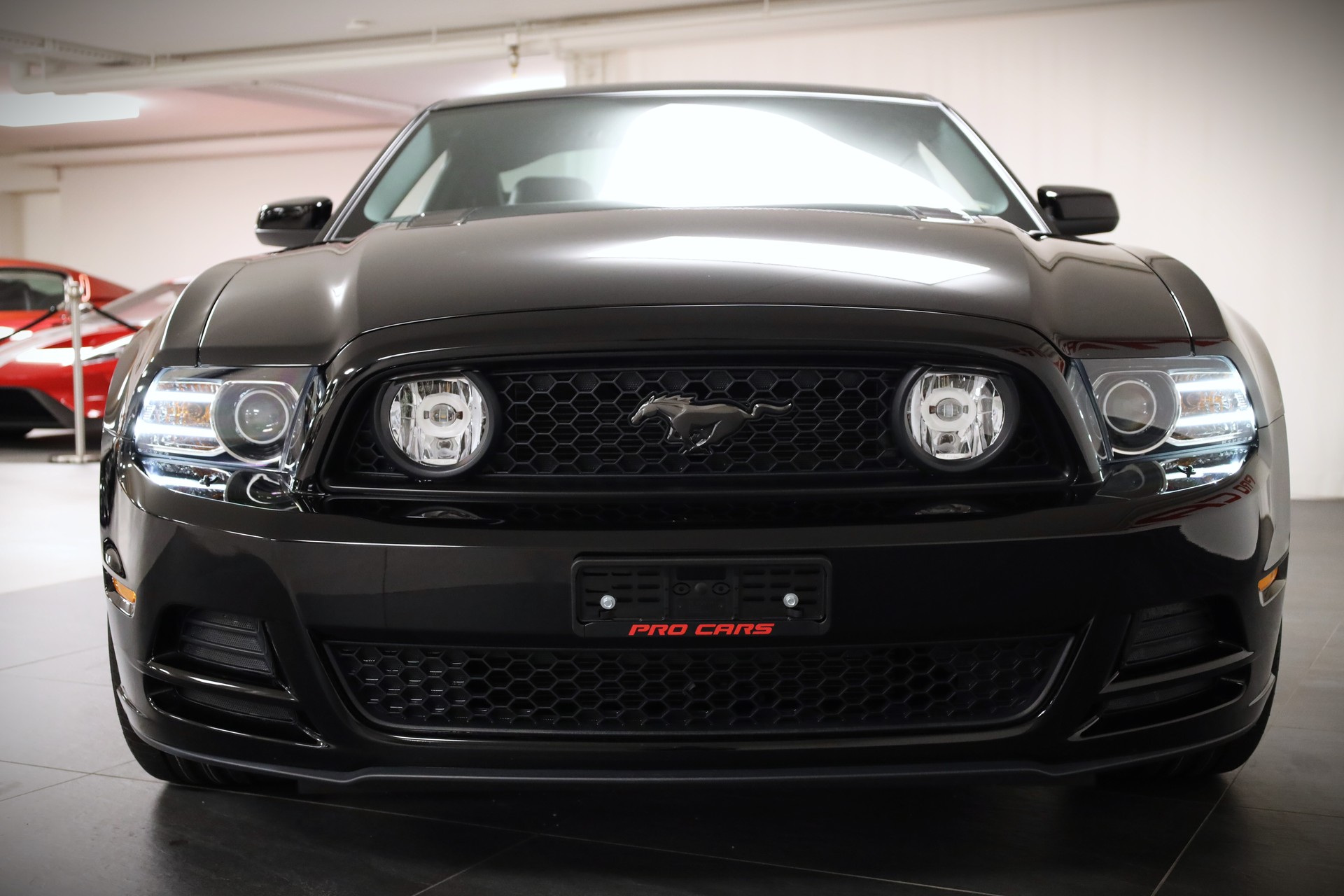 FORD Mustang 5.0 V8 GT 2013-Modell-image-8