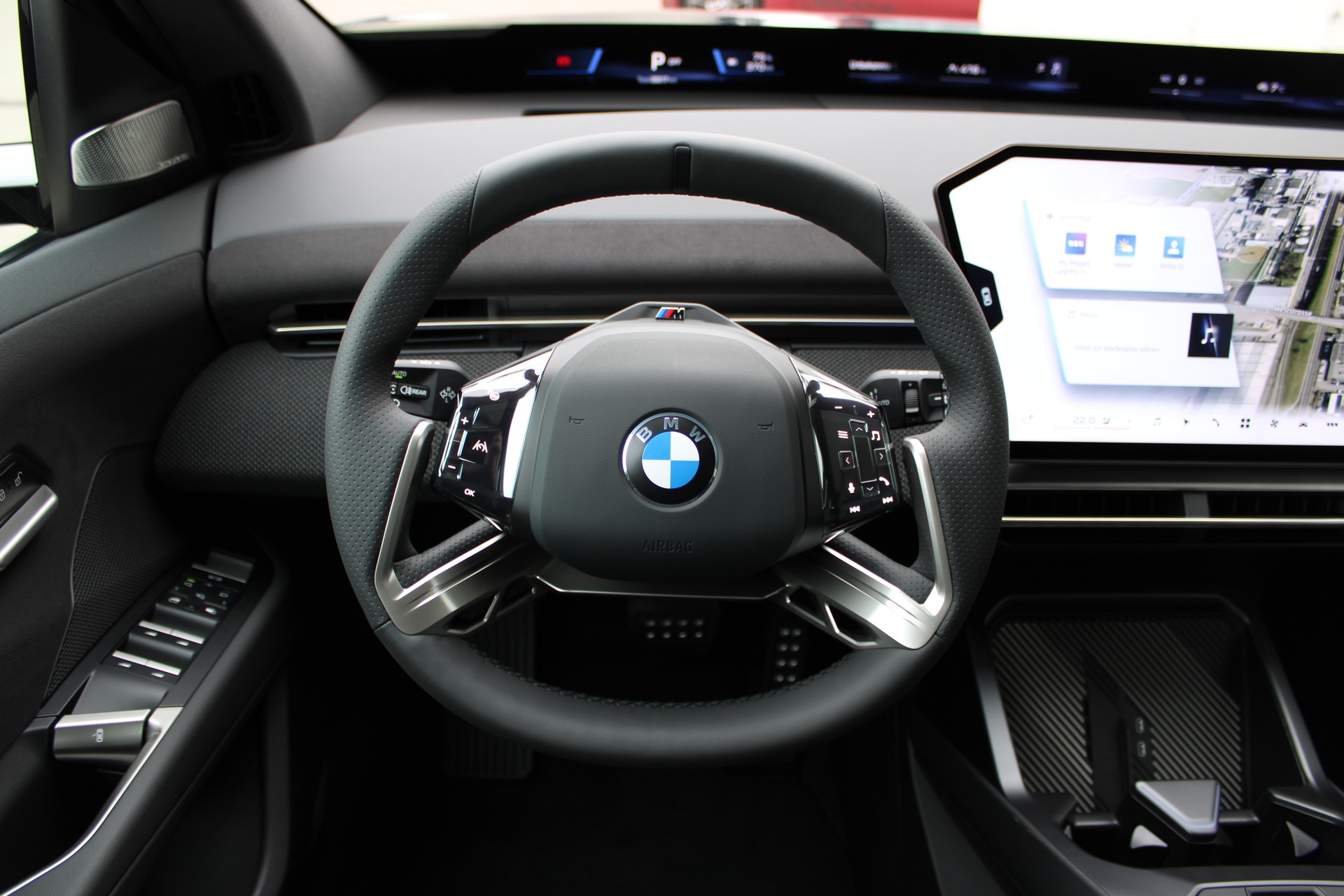 BMW iX3 50 xDrive M Sport Pro-image-18