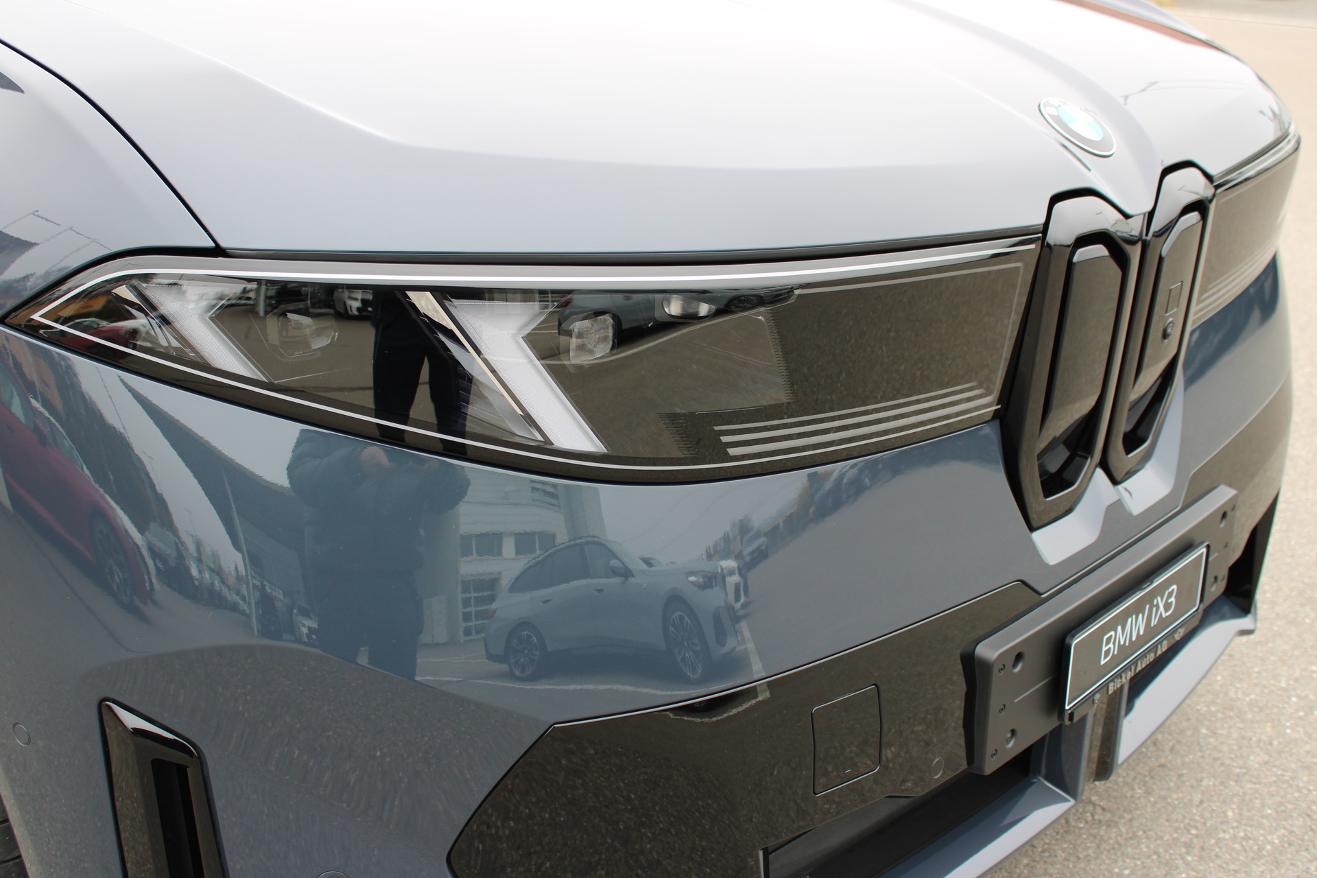 BMW iX3 50 xDrive M Sport Pro-showroom-element-2