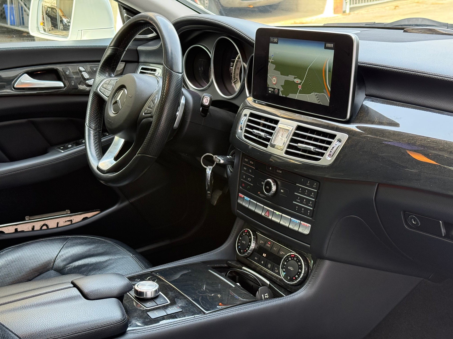 MERCEDES-BENZ CLS 350 BlueTEC 4Matic 7G-Tronic-image-9