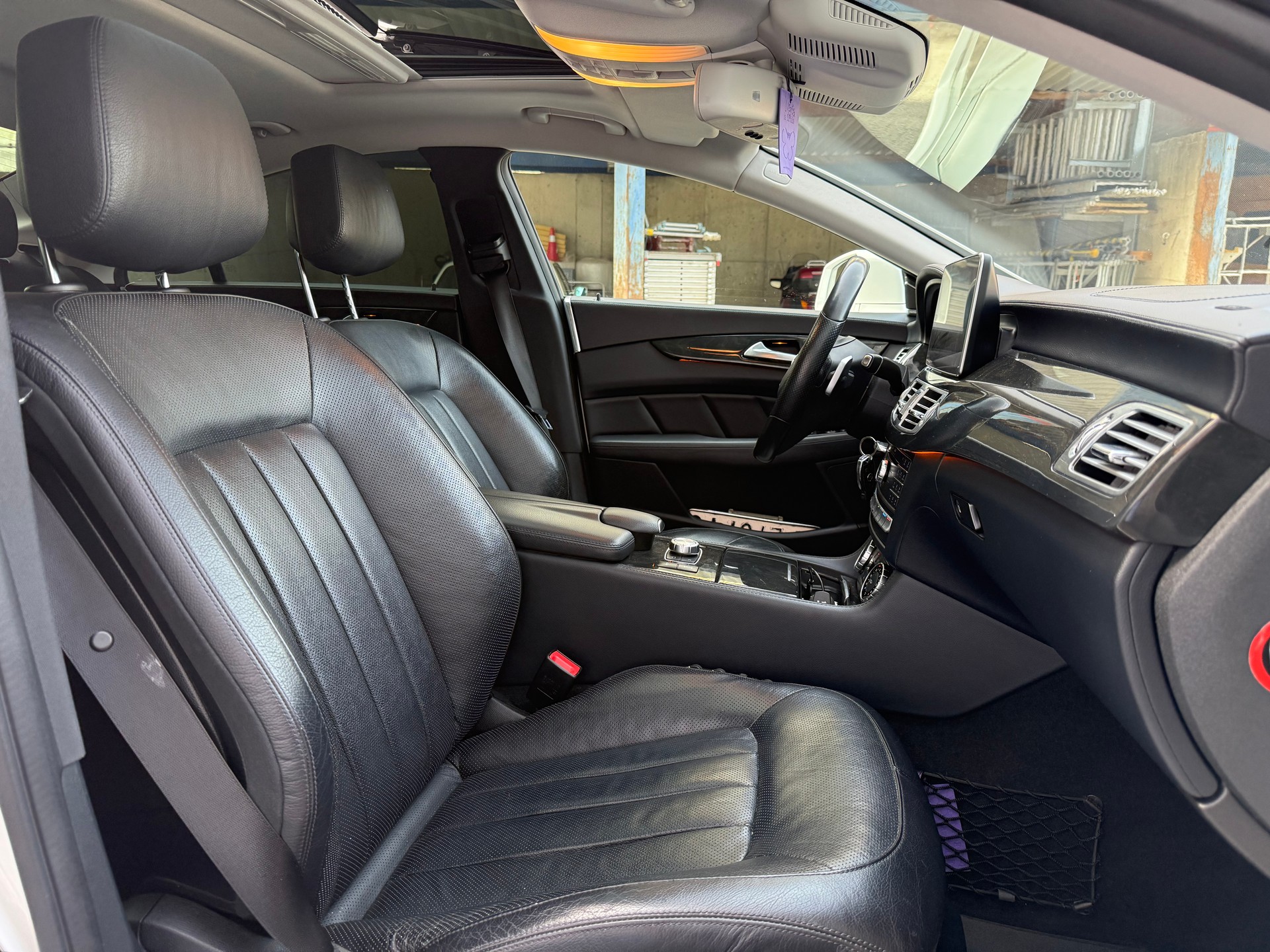 MERCEDES-BENZ CLS 350 BlueTEC 4Matic 7G-Tronic-image-10