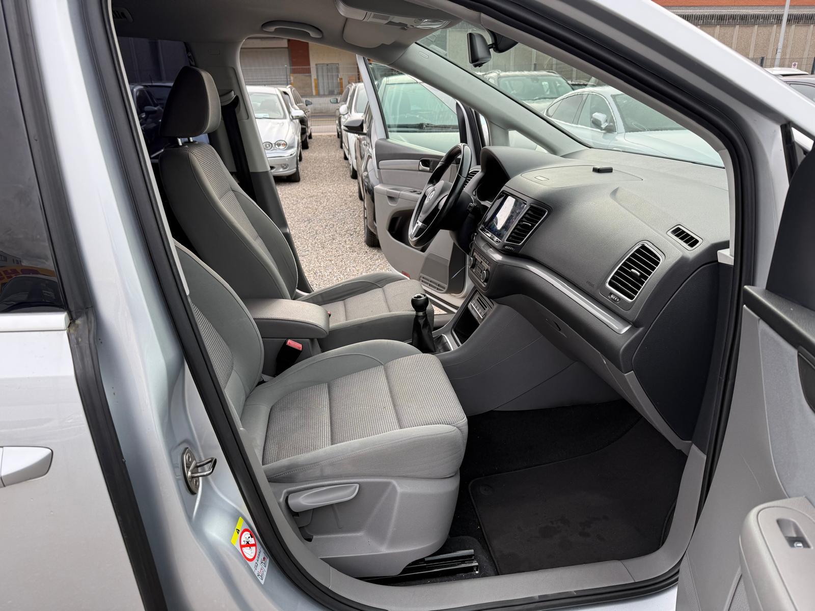VW Sharan 1.4 TSI BlueMT Comfortline-image-10