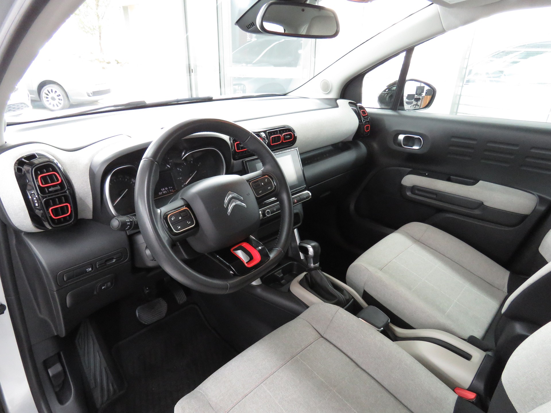 CITROEN C3 Aircross 1.2i PureTech Feel EAT-image-6