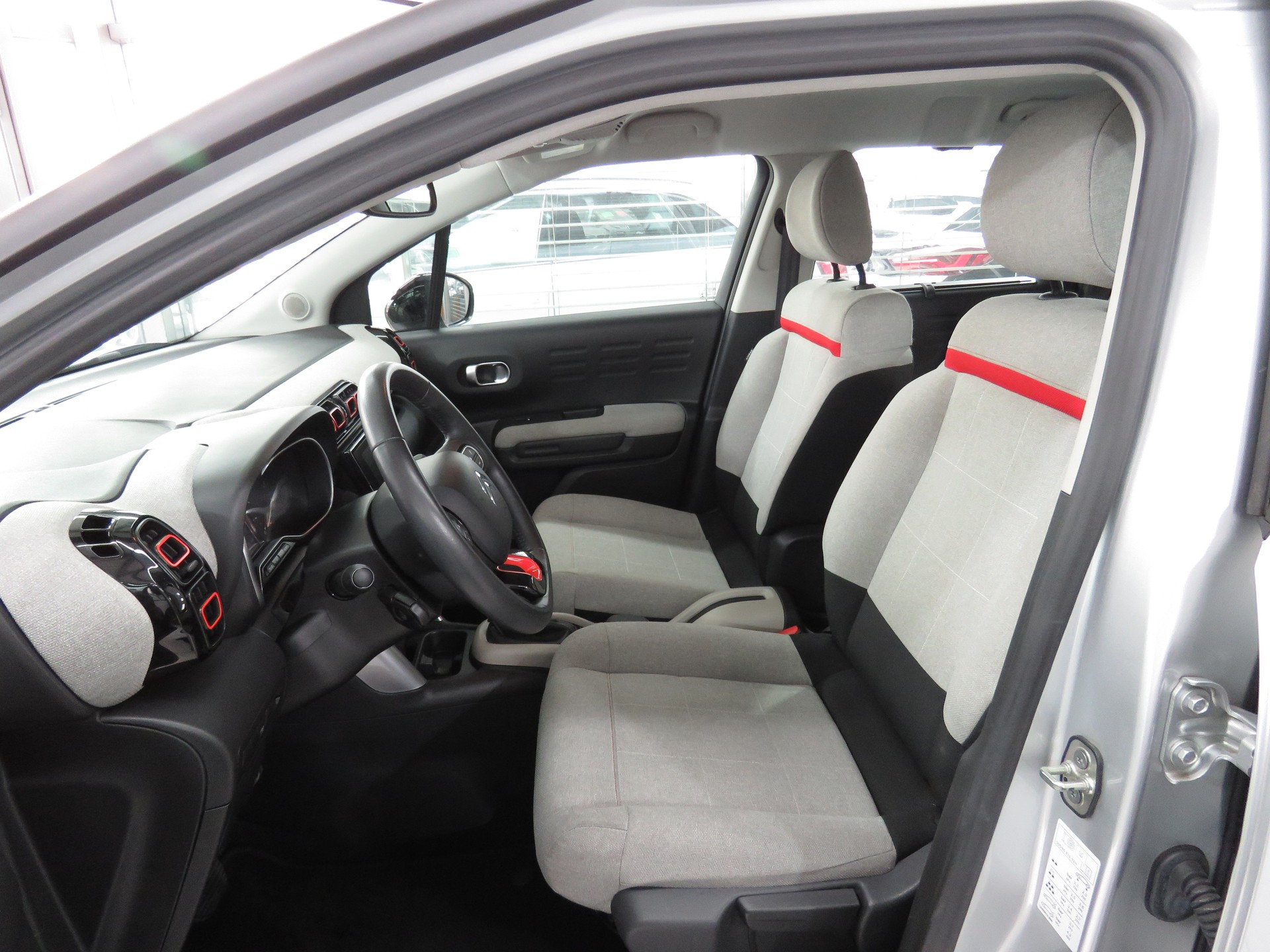 CITROEN C3 Aircross 1.2i PureTech Feel EAT-image-7