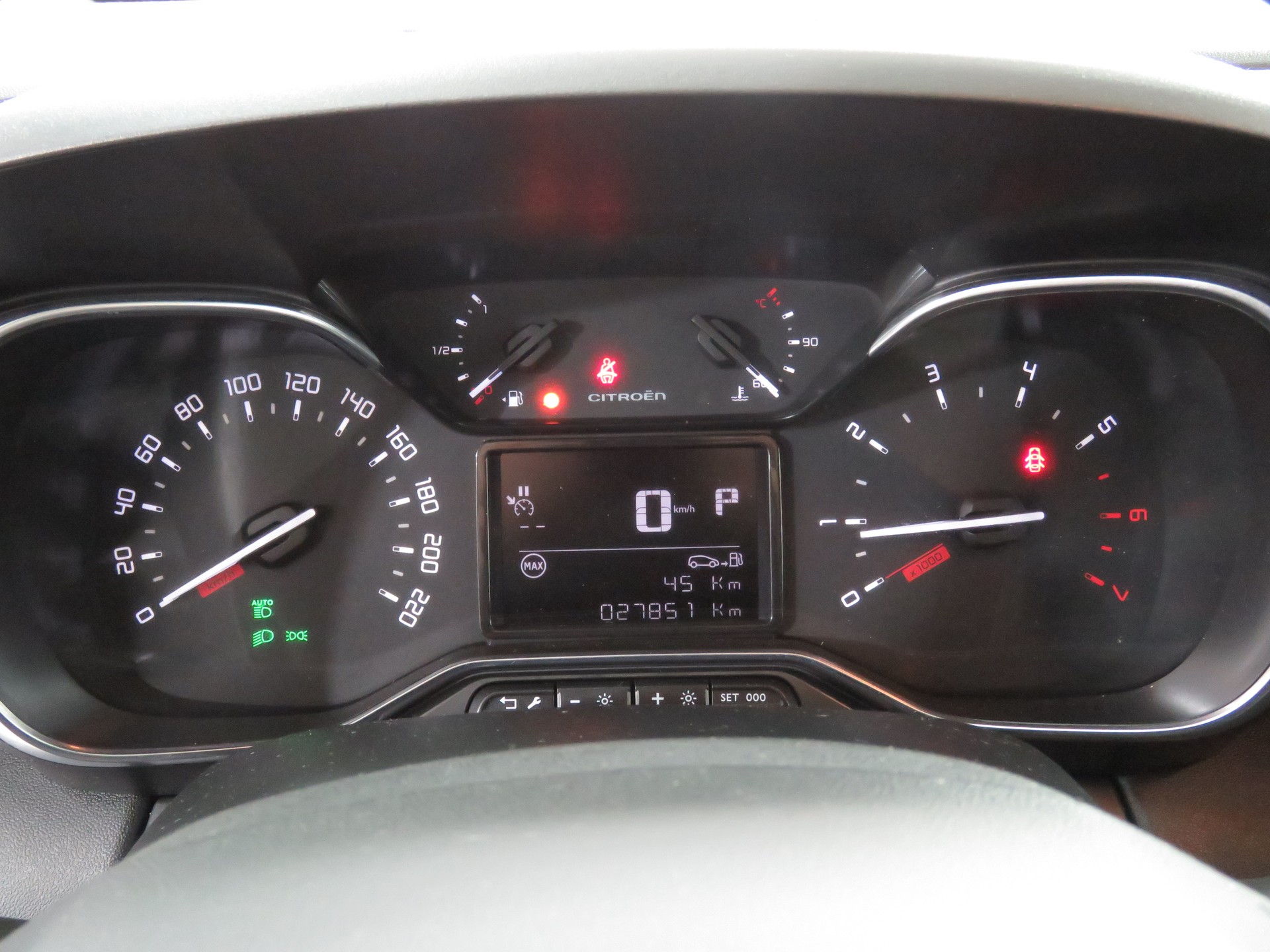 CITROEN C3 Aircross 1.2i PureTech Feel EAT-image-15