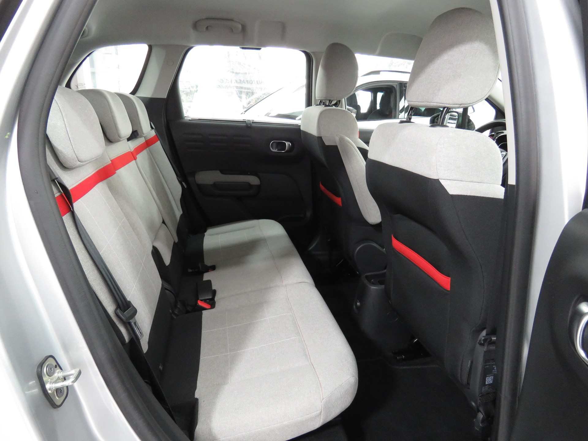 CITROEN C3 Aircross 1.2i PureTech Feel EAT-image-11