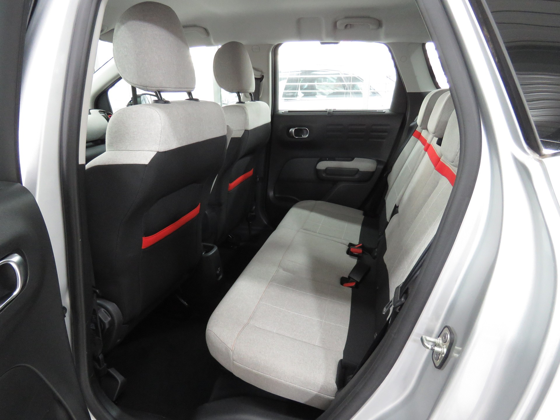 CITROEN C3 Aircross 1.2i PureTech Feel EAT-image-8