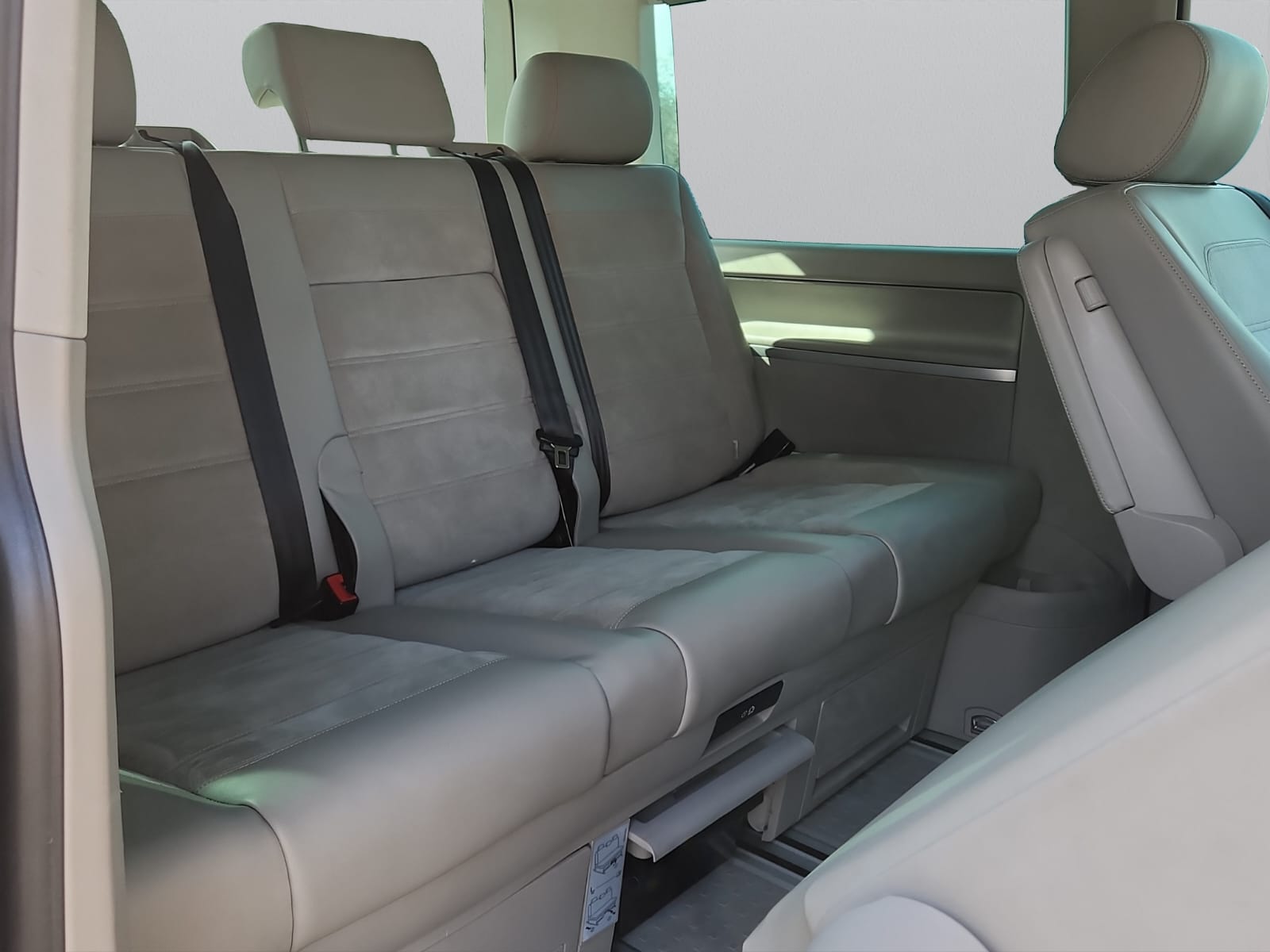 VW T6 Multivan 2.0 Bi-TDI Comfortline 4Motion DSG-image-8