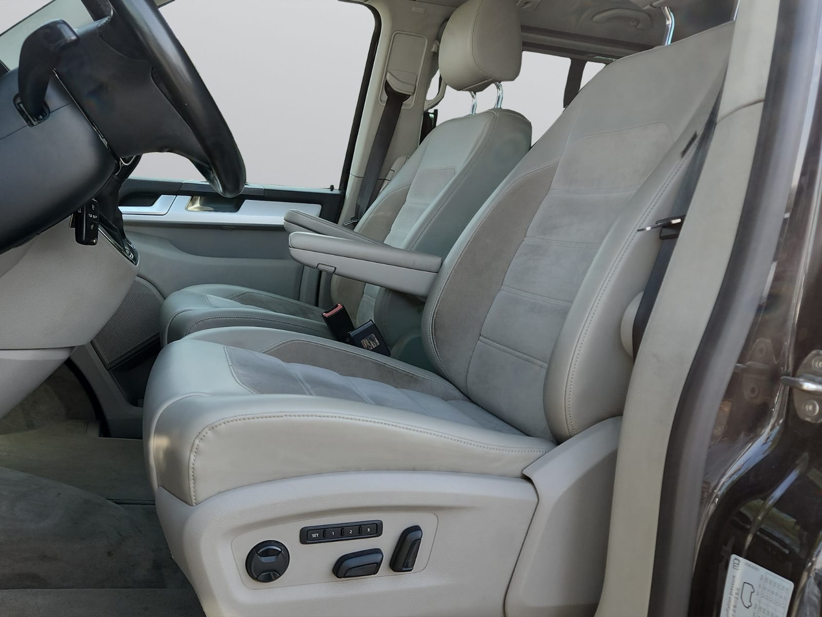 VW T6 Multivan 2.0 Bi-TDI Comfortline 4Motion DSG-image-10
