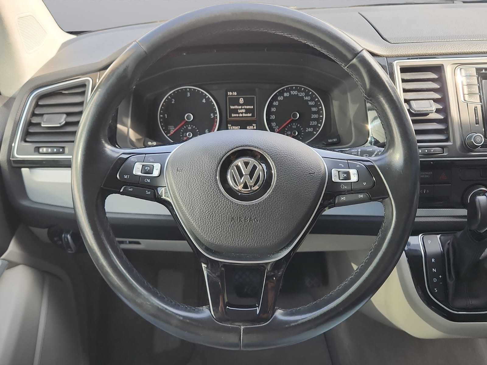VW T6 Multivan 2.0 Bi-TDI Comfortline 4Motion DSG-image-12