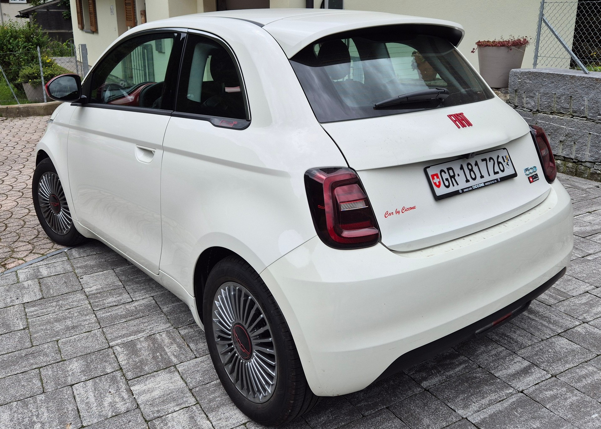 FIAT 500 electric 87 kW Swiss Edition-image-2