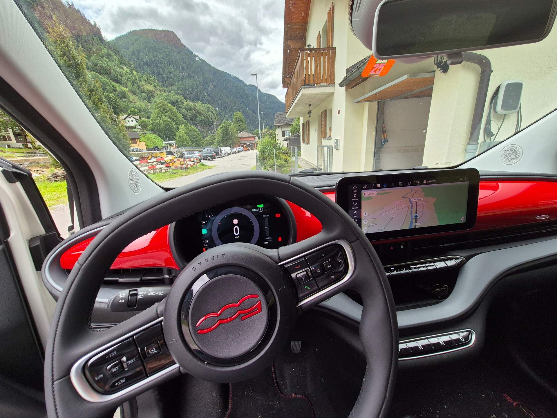 FIAT 500 electric 87 kW Swiss Edition-image-4