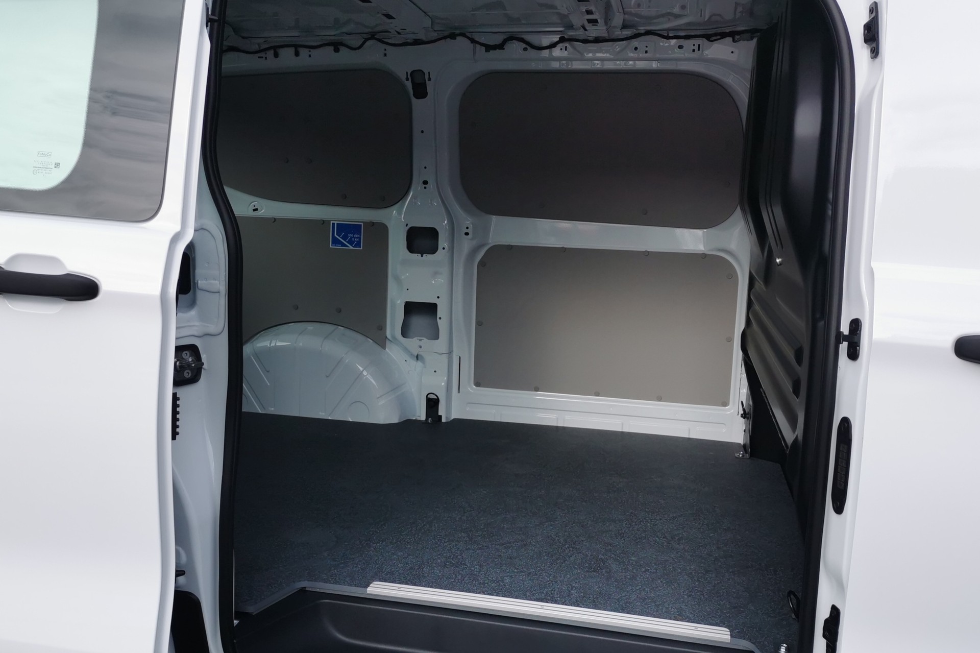 VW Transporter 2.0 TDI-image-11