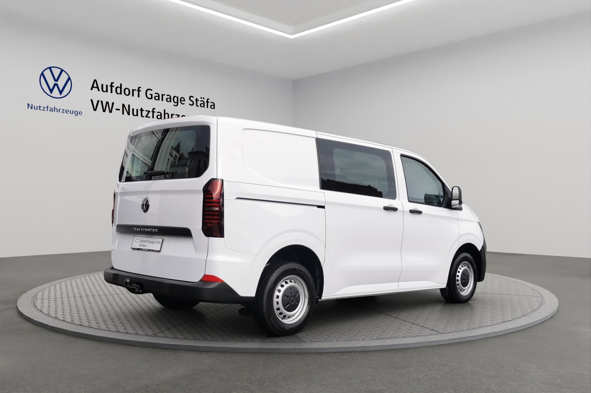 VW Transporter 2.0 TDI-image-4