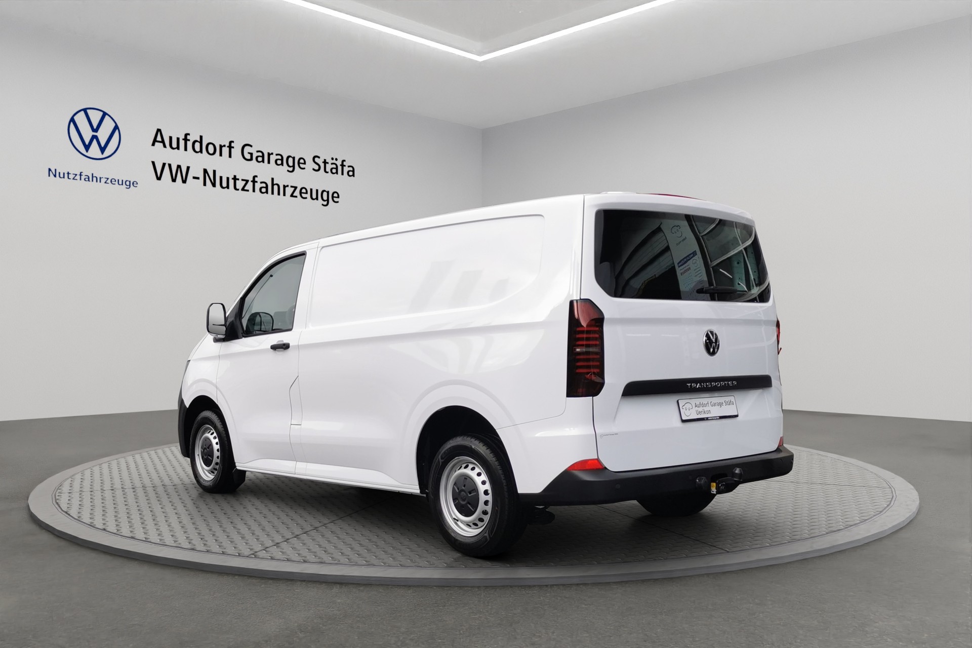 VW Transporter 2.0 TDI-image-2