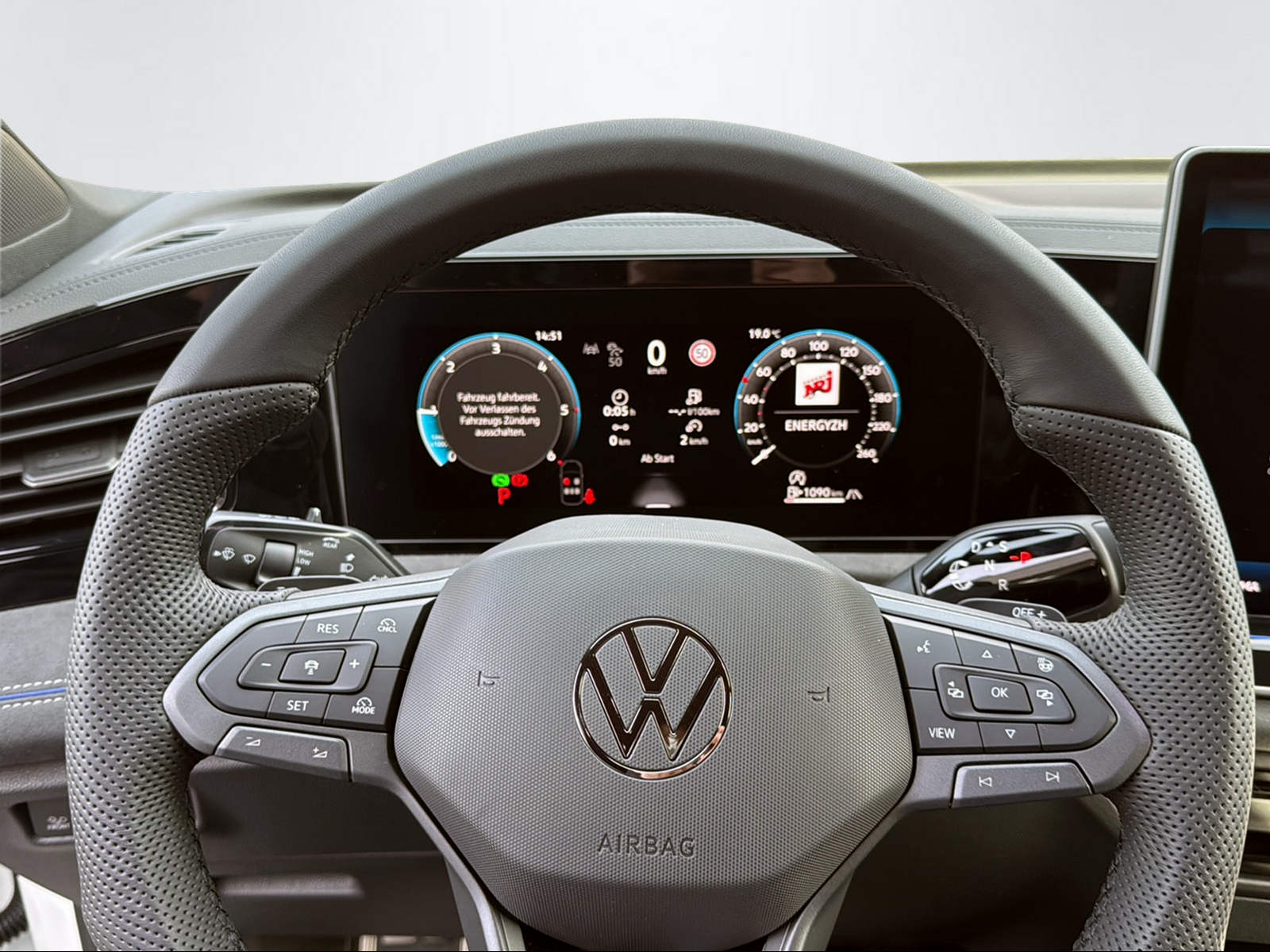 VW Tiguan 2.0 TDI SCR R-Line United DSG 4motion-image-11