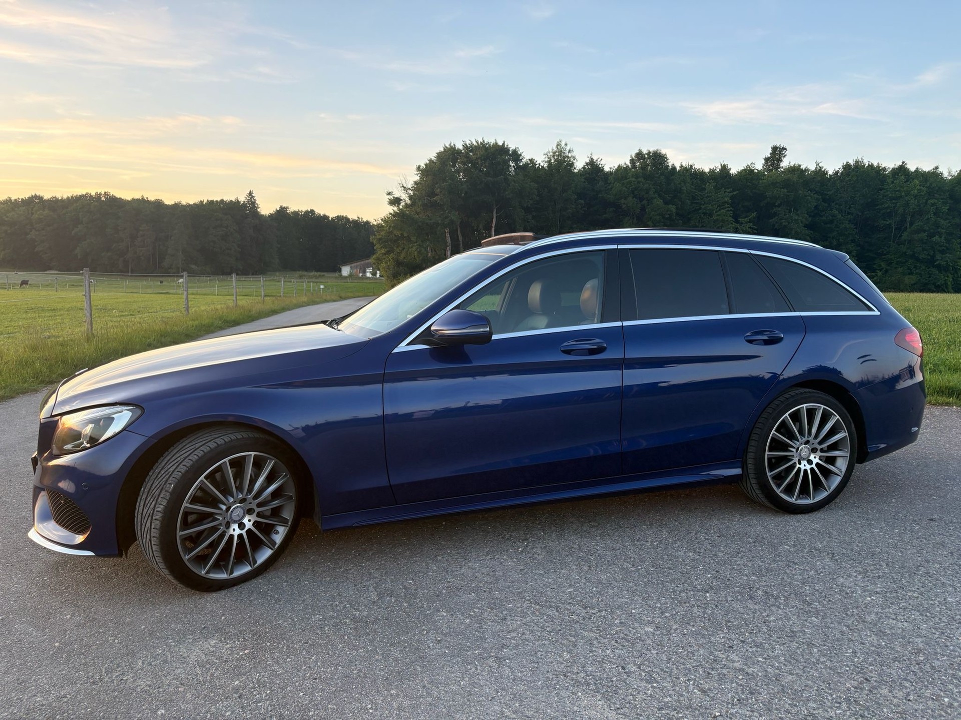 MERCEDES-BENZ C 250 BlueTEC AMG Line 4Matic 7G-Tronic-image-2