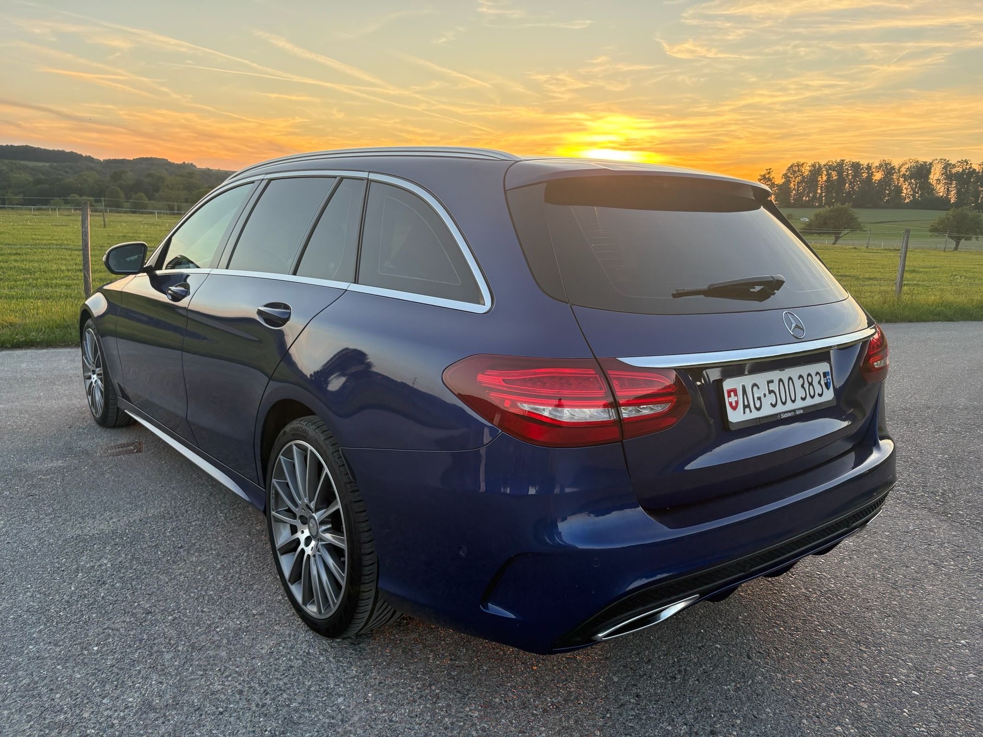 MERCEDES-BENZ C 250 BlueTEC AMG Line 4Matic 7G-Tronic-image-4