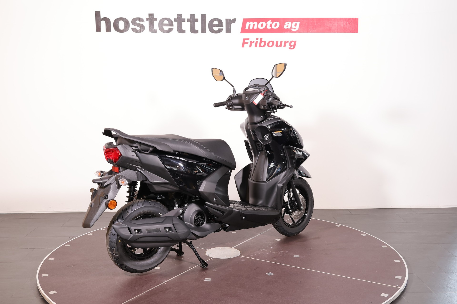 YAMAHA RayZR-showroom-element-2