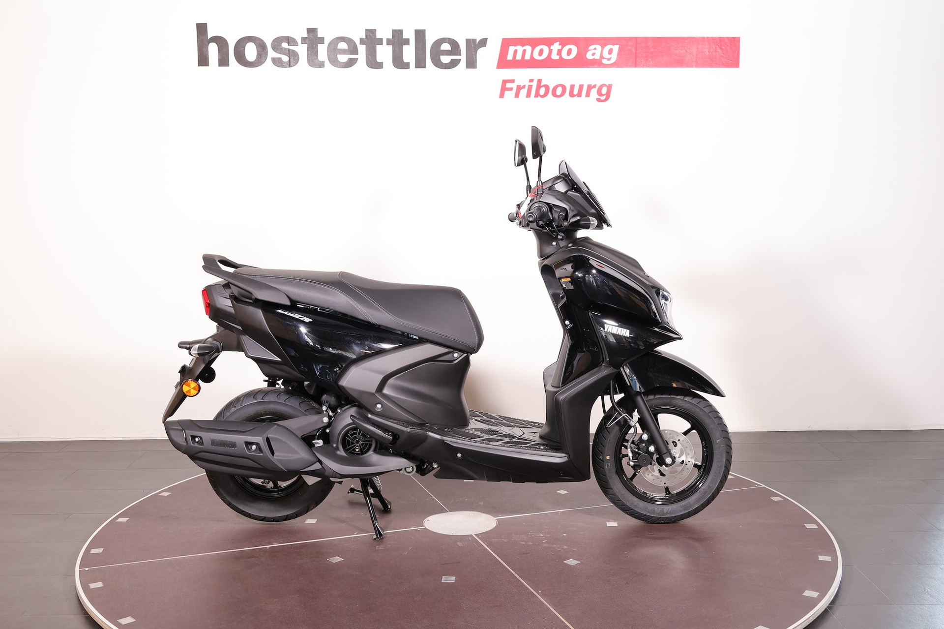 YAMAHA RayZR-showroom-element-1