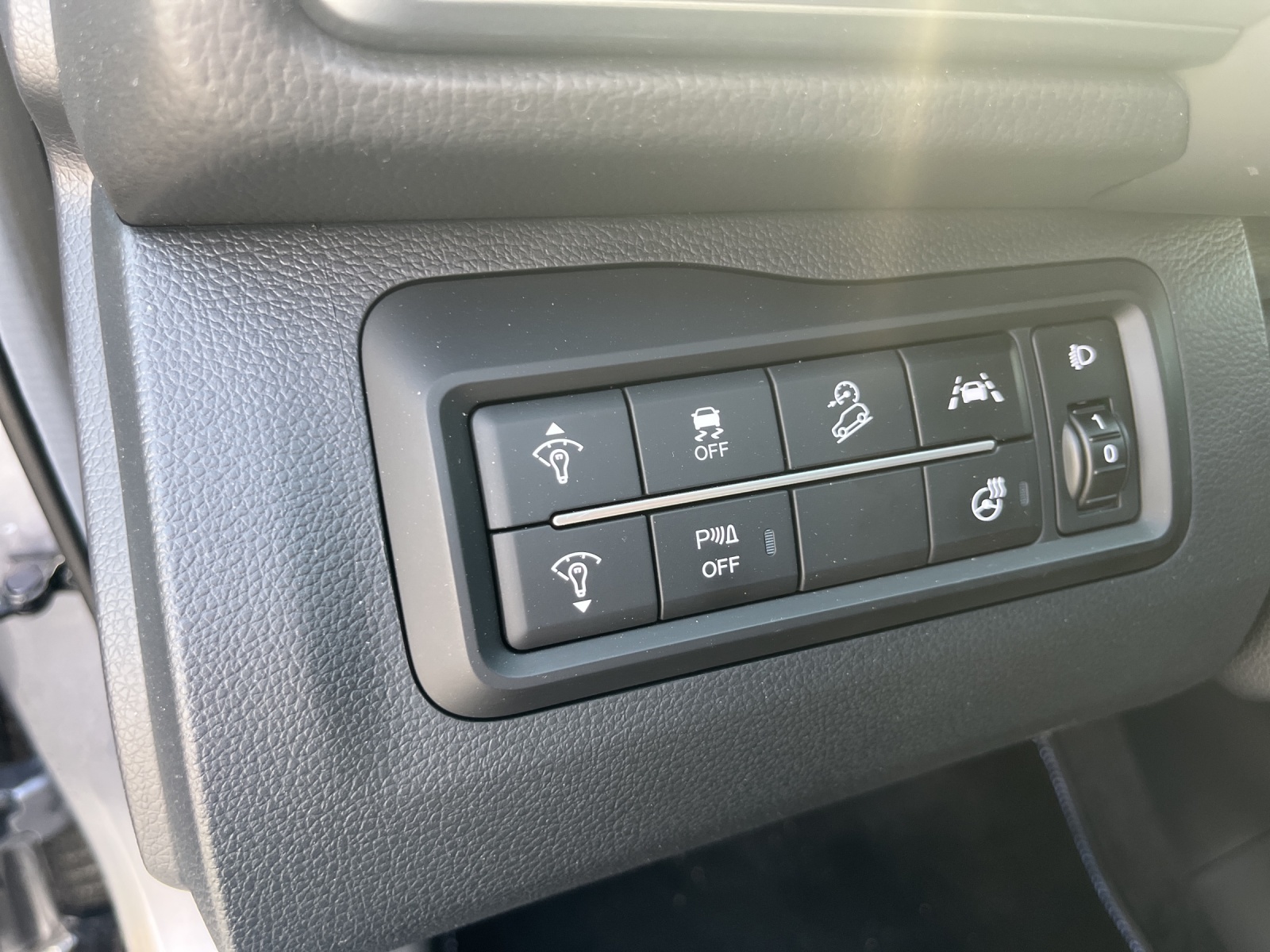 KGM-SsangYong Tivoli 1.5 T GDI Blackline 4WD Automat-image-13