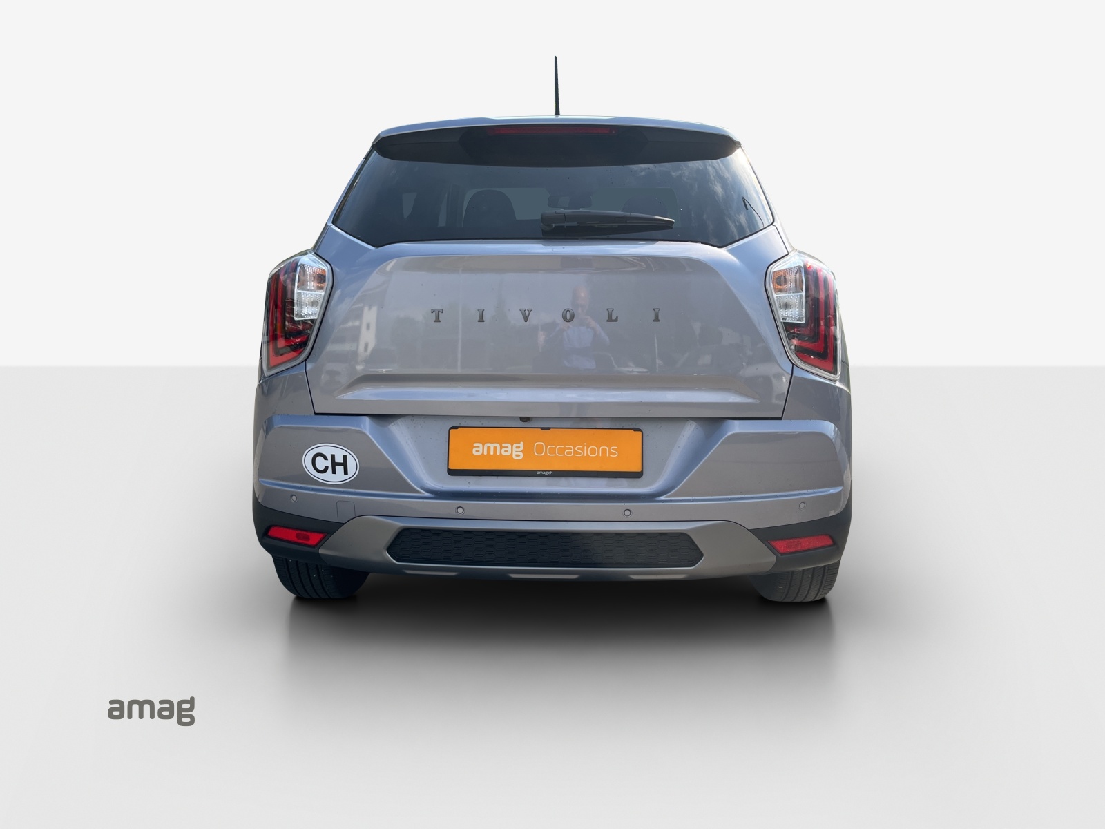 KGM-SsangYong Tivoli 1.5 T GDI Blackline 4WD Automat-image-3