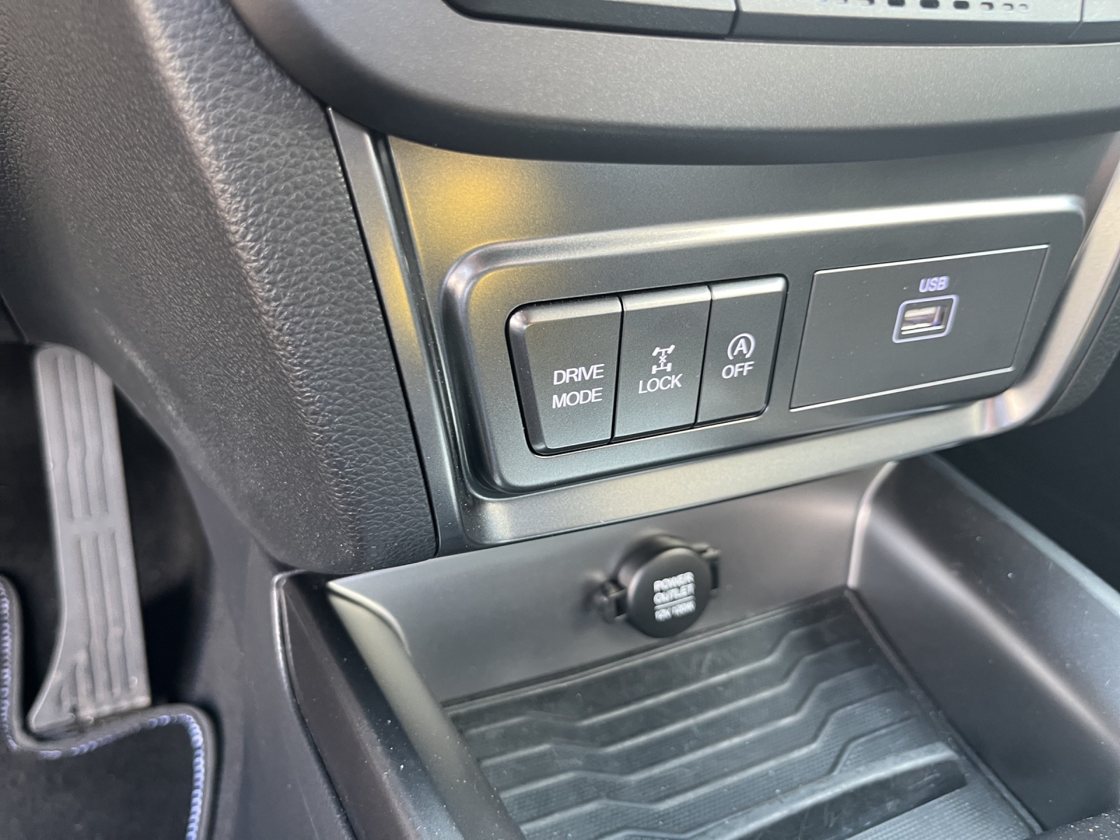 KGM-SsangYong Tivoli 1.5 T GDI Blackline 4WD Automat-image-14