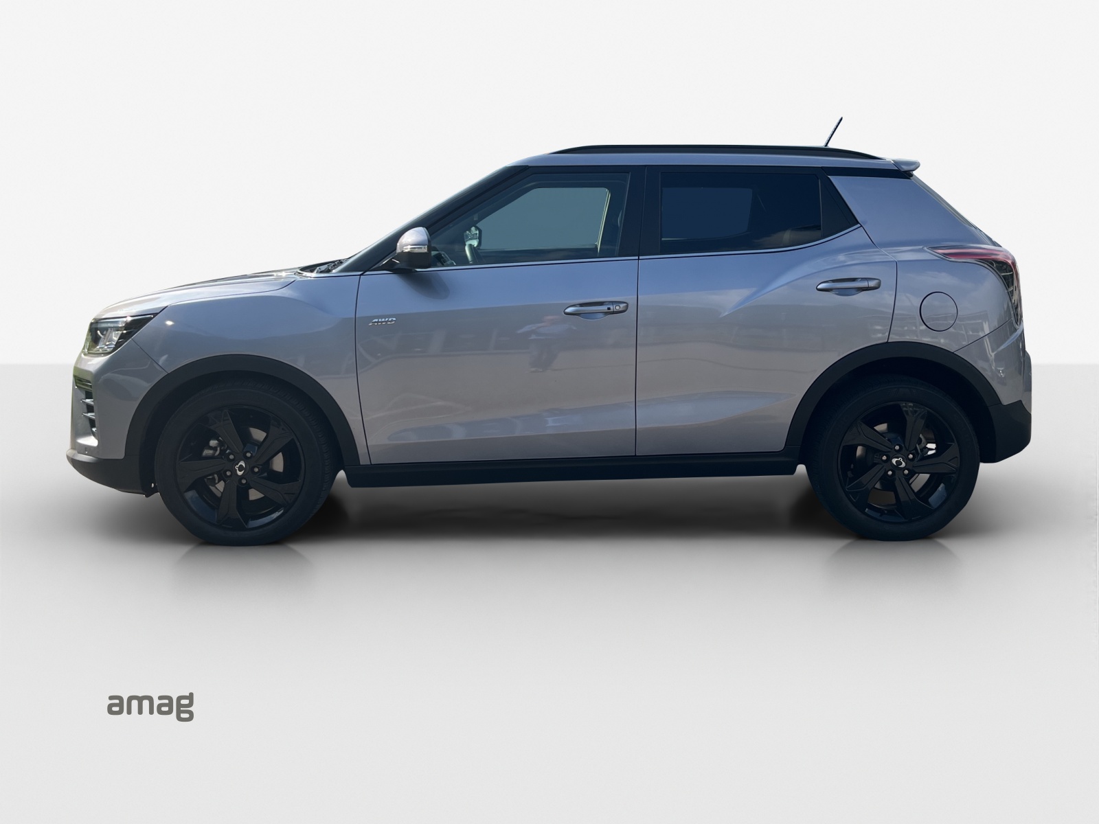 KGM-SsangYong Tivoli 1.5 T GDI Blackline 4WD Automat-image-1