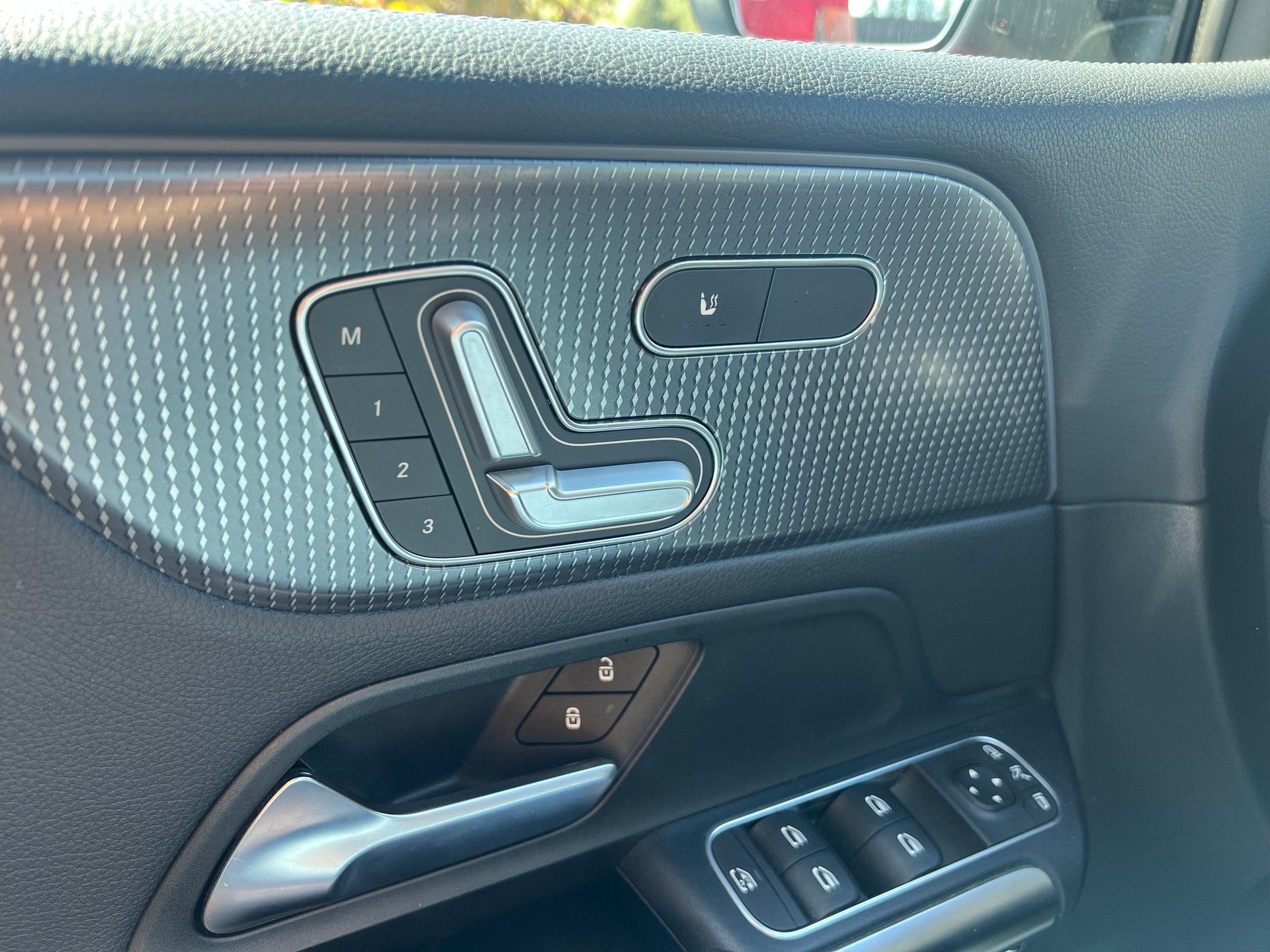 MERCEDES-BENZ B 220 4Matic Progressive 7G-DCT-image-5