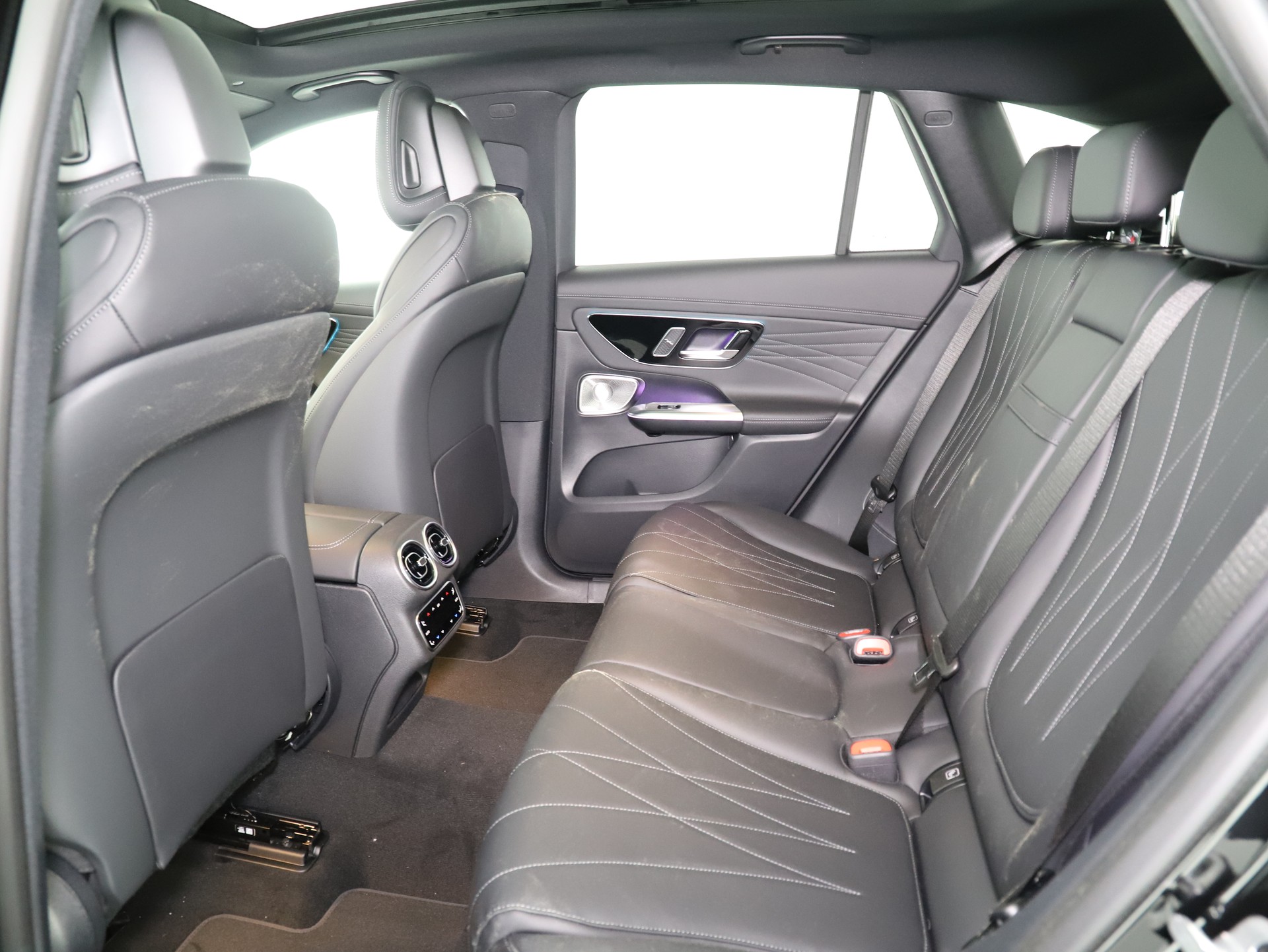 MERCEDES-BENZ GLC 300 4M AMG Line-image-10