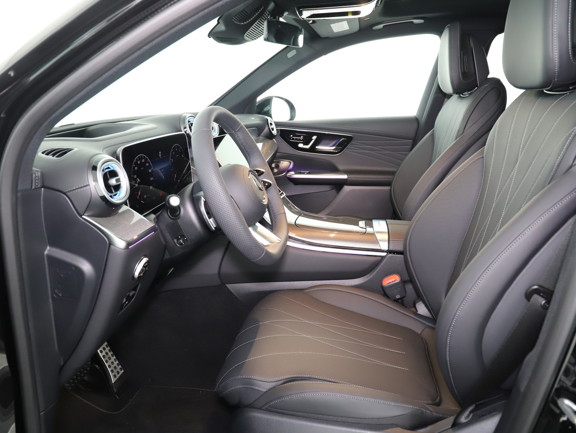 MERCEDES-BENZ GLC 300 4M AMG Line-image-9