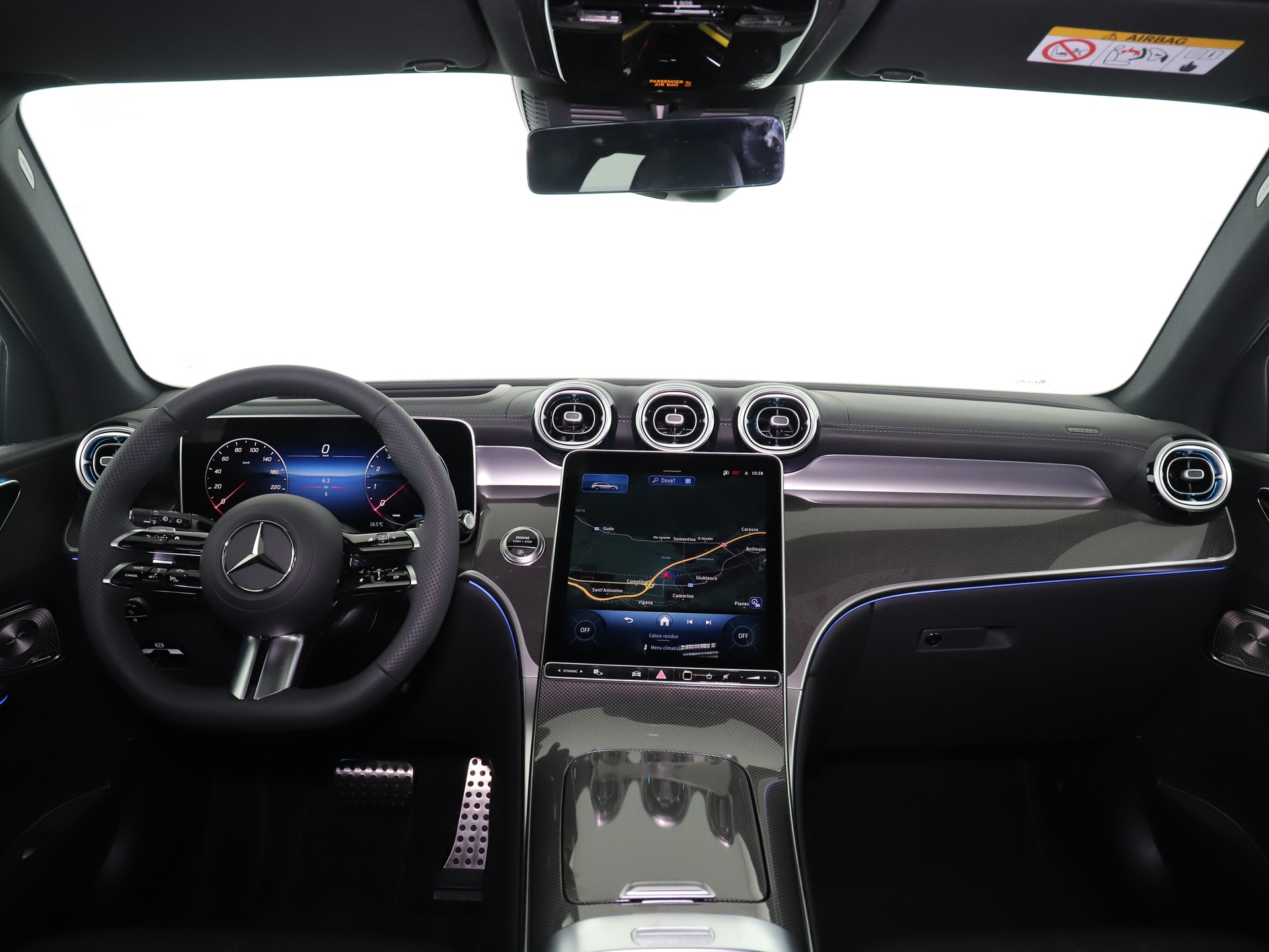 MERCEDES-BENZ GLC 300 4M AMG Line-image-12