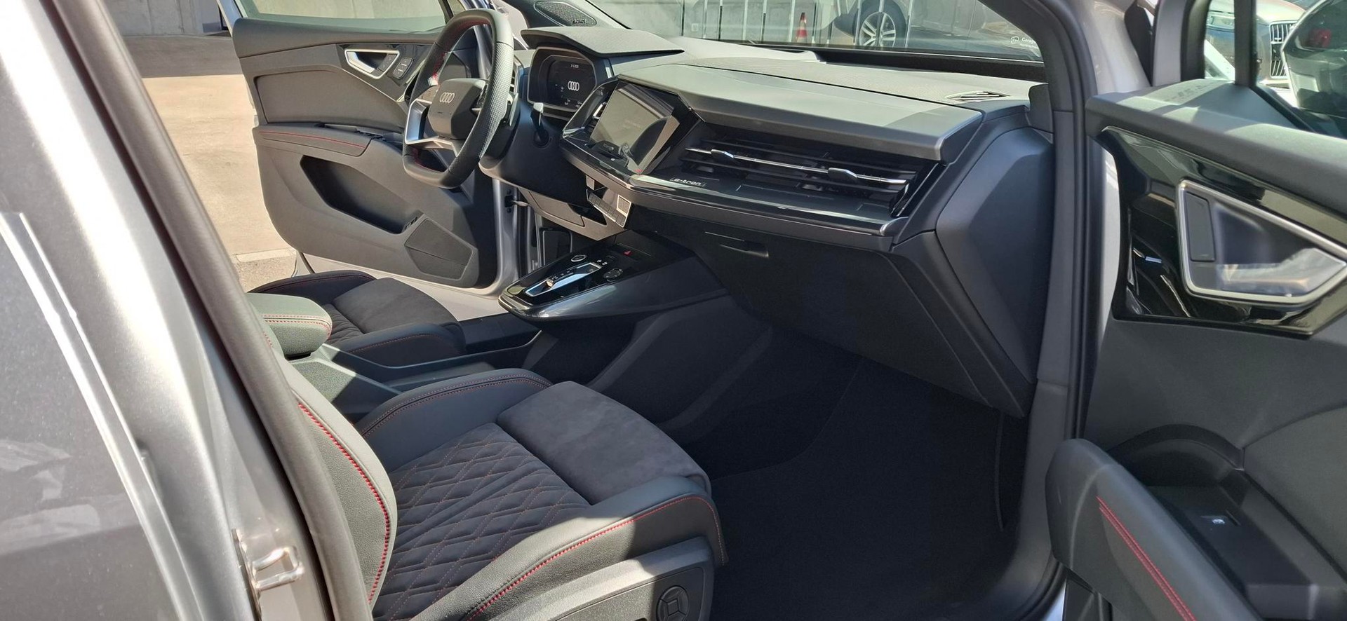 AUDI Q4 Sportback e-tron 45 Edition Swiss Ski quattro-image-8