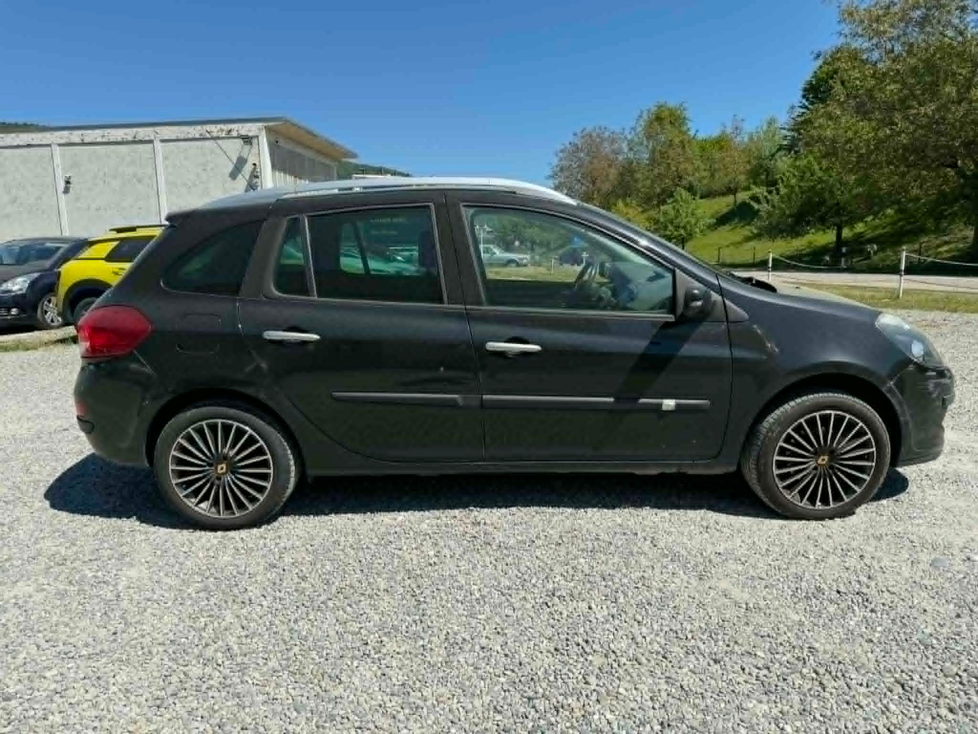 RENAULT Clio Grandtour 1.2 16V Turbo Dynamique-image-4