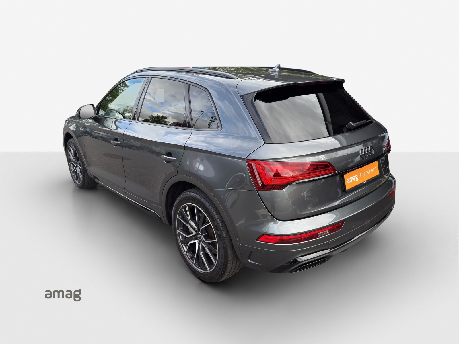 AUDI Q5 Sportback 40 TDI Blackedition quattro S-tronic-image-2