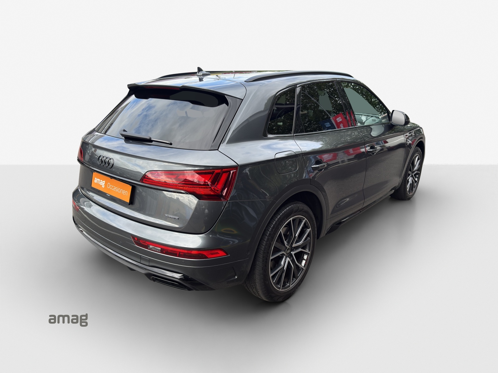 AUDI Q5 Sportback 40 TDI Blackedition quattro S-tronic-image-4