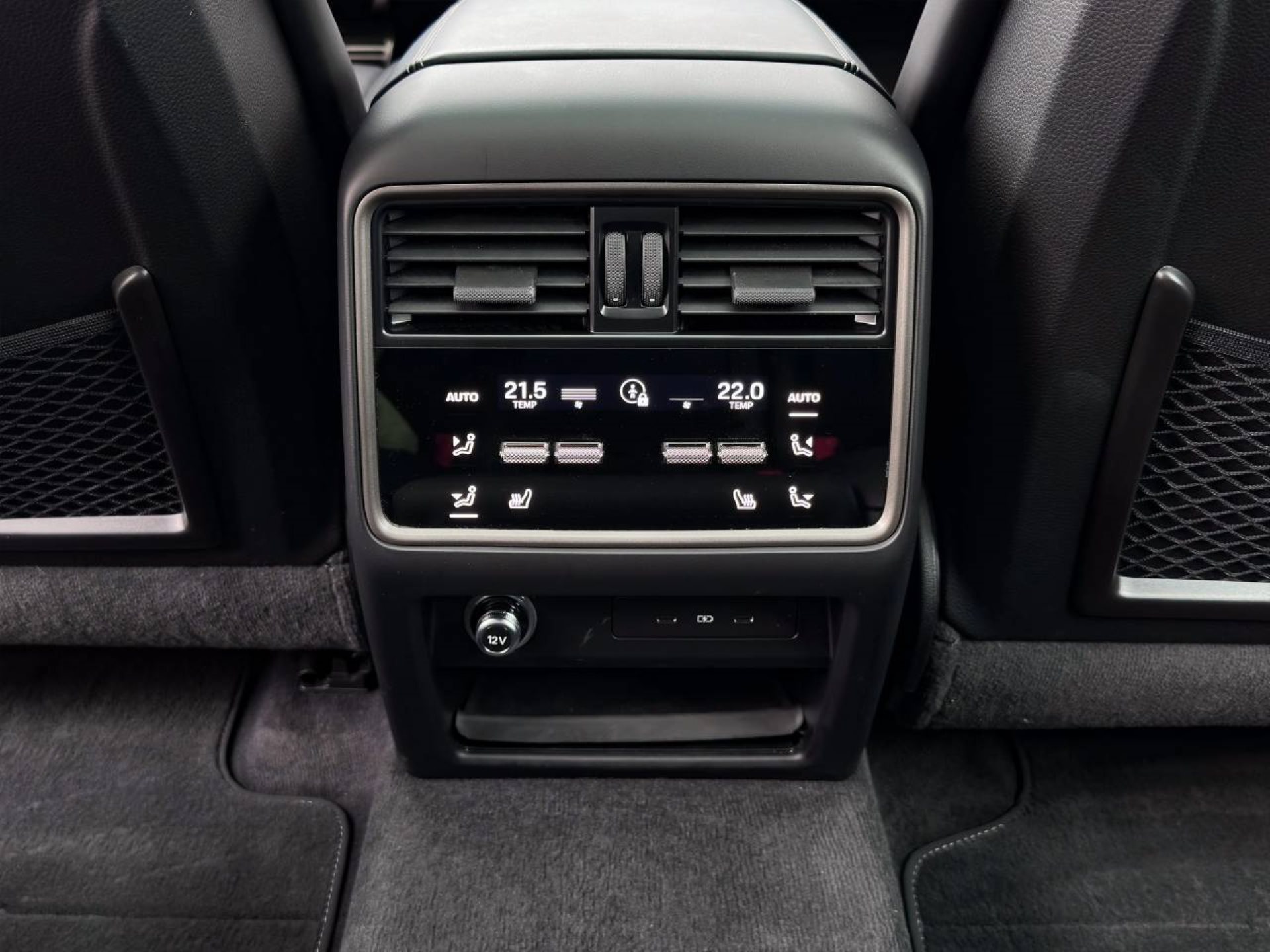 PORSCHE Cayenne Turbo E-Hybrid Coupé-image-24